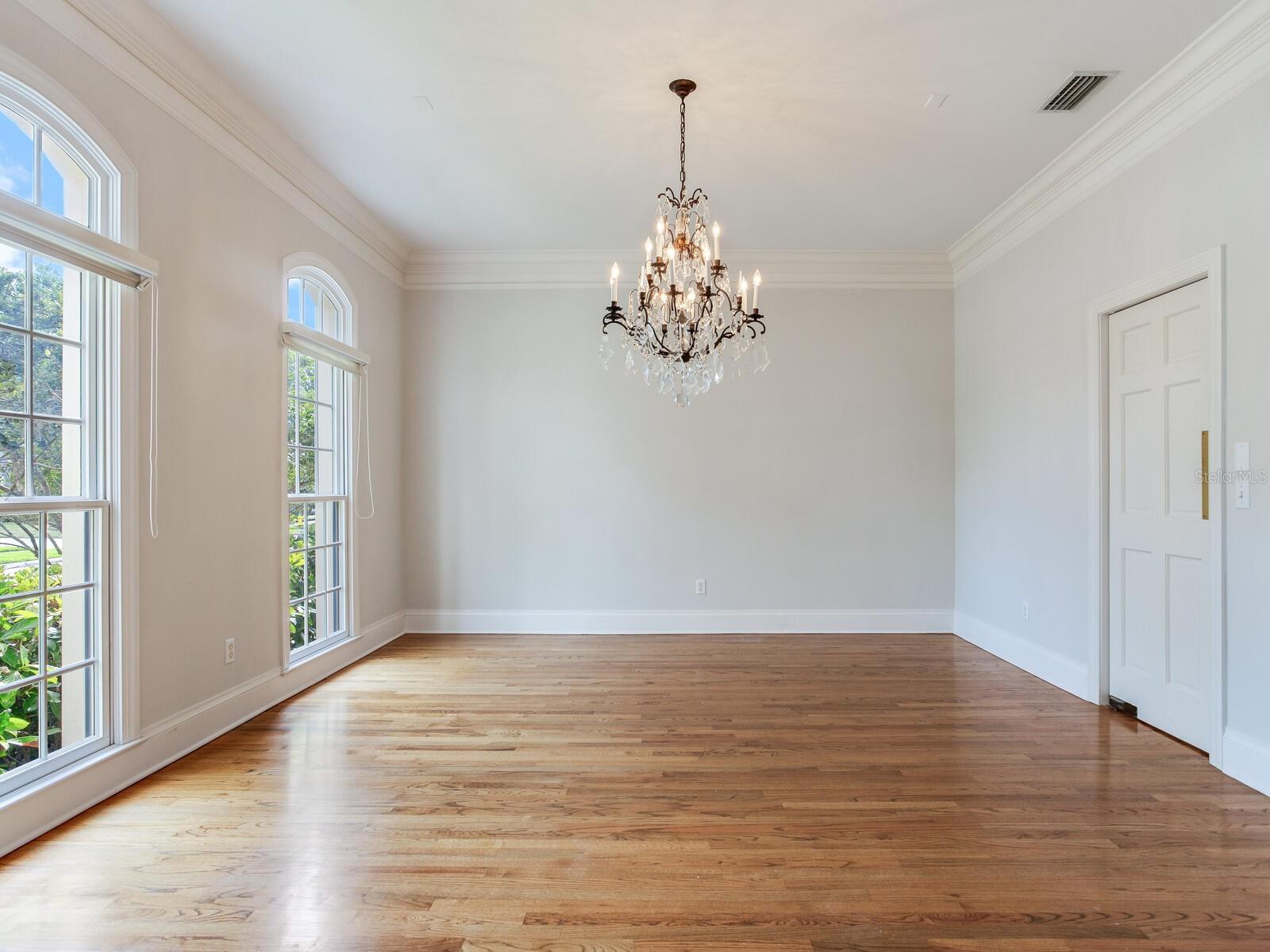 2927 W BAYSHORE CT, TAMPA, FL, 33611