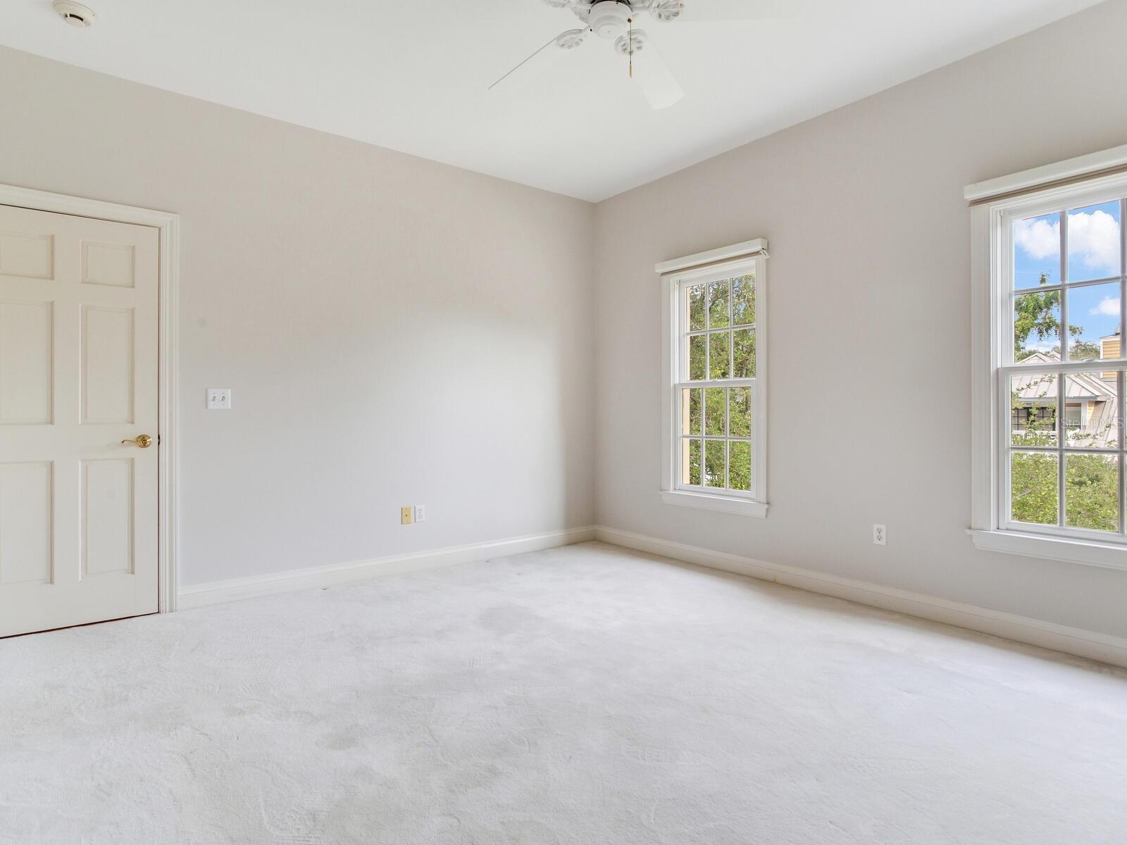 2927 W BAYSHORE CT, TAMPA, FL, 33611