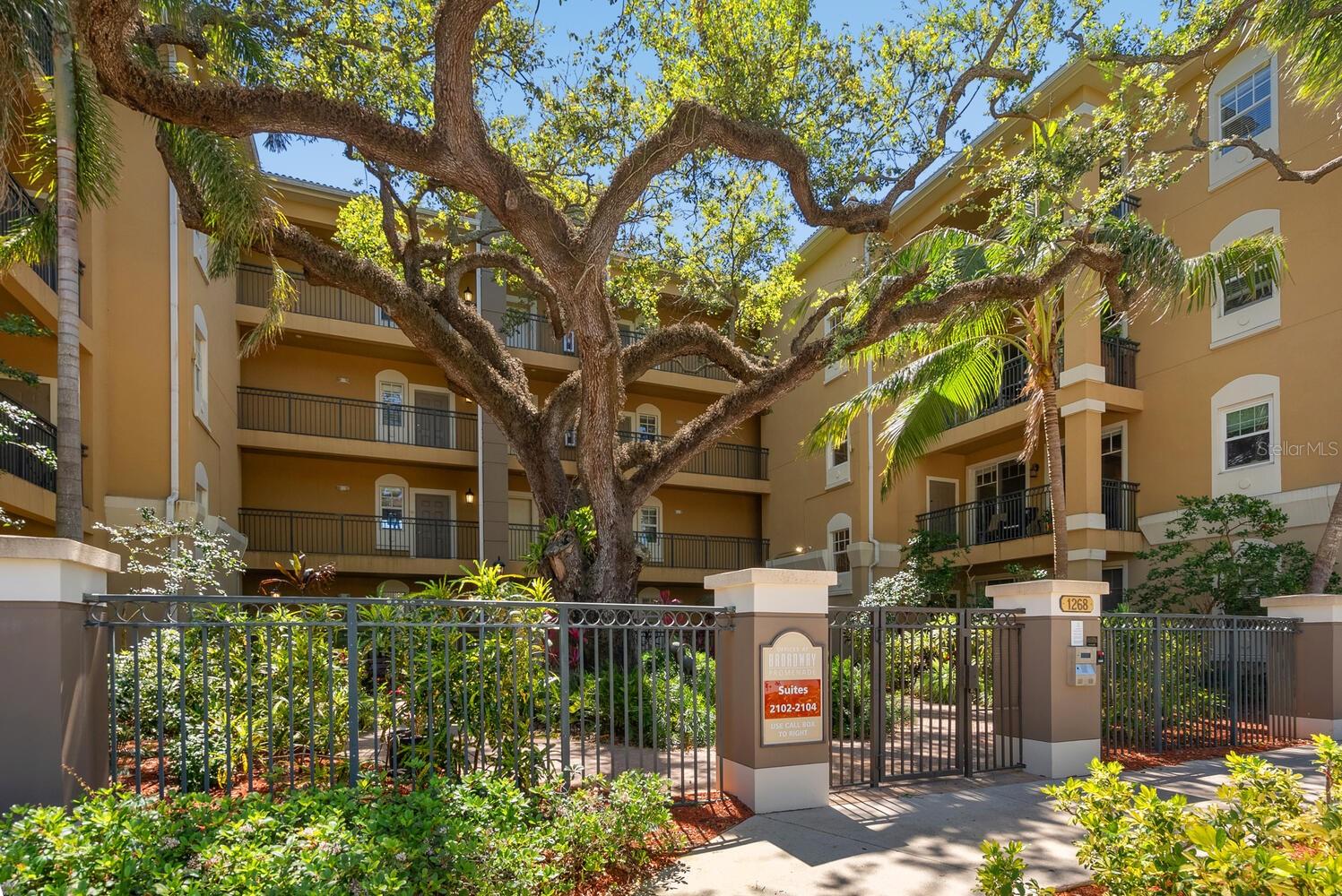 1268 11TH ST #2402, SARASOTA, FL, 34236