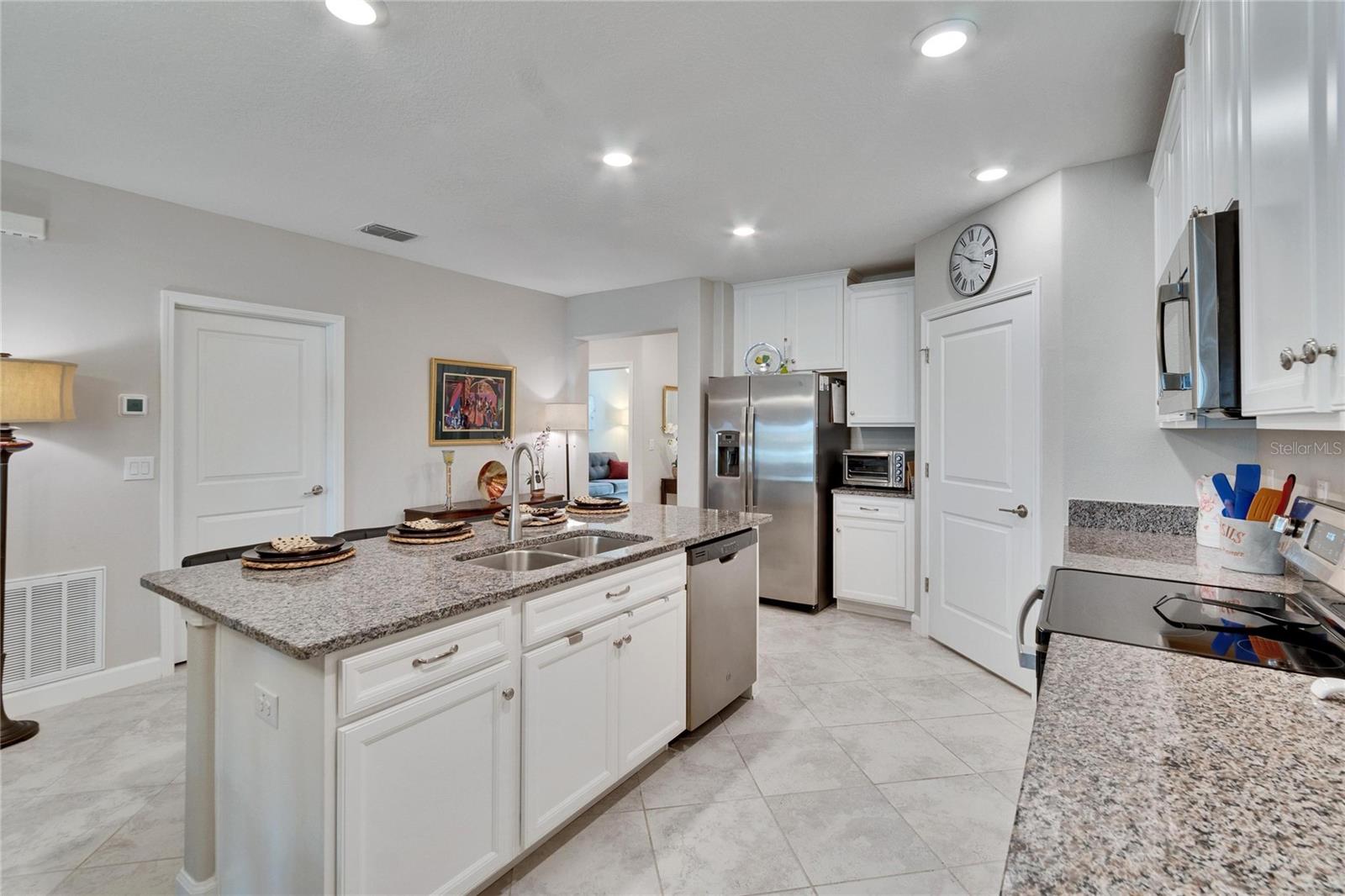 16927 APRIL PLUSH DR, WIMAUMA, FL, 33598