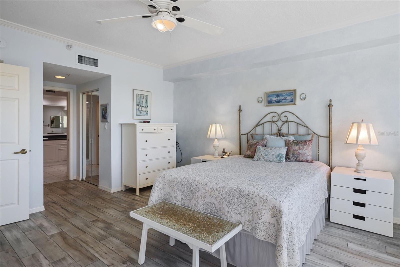 6495 SHORELINE DR #8106, ST PETERSBURG, FL, 33708