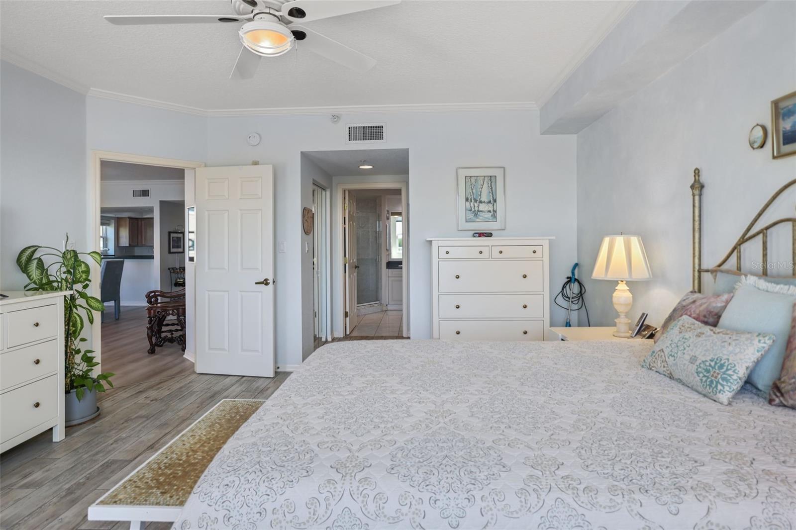 6495 SHORELINE DR #8106, ST PETERSBURG, FL, 33708