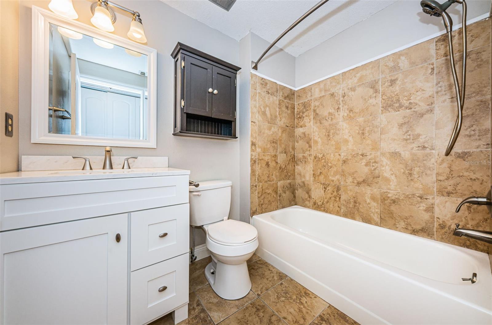 202 LAKE CHARLES CT, OLDSMAR, FL, 34677