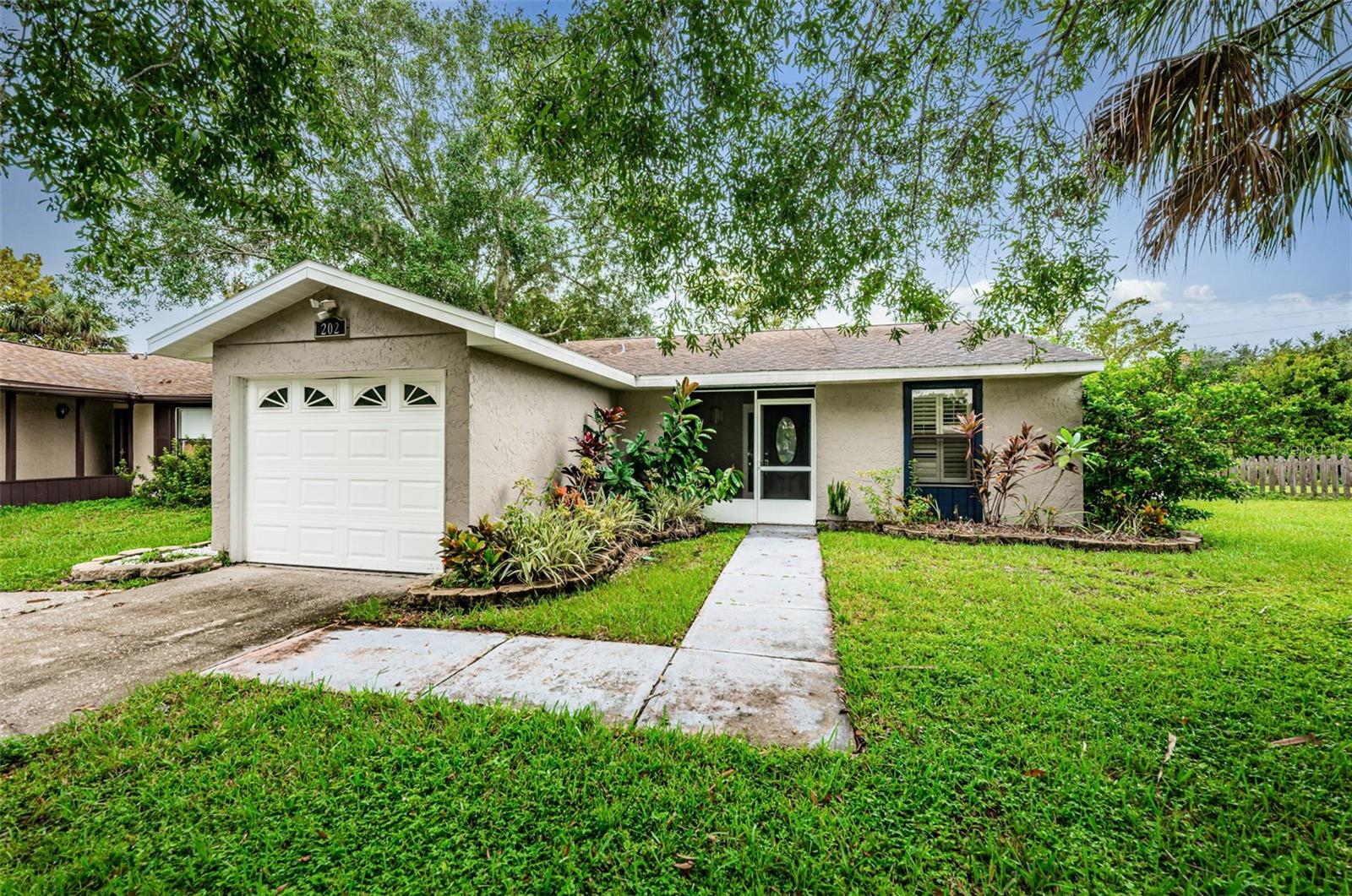 202 LAKE CHARLES CT, OLDSMAR, FL, 34677