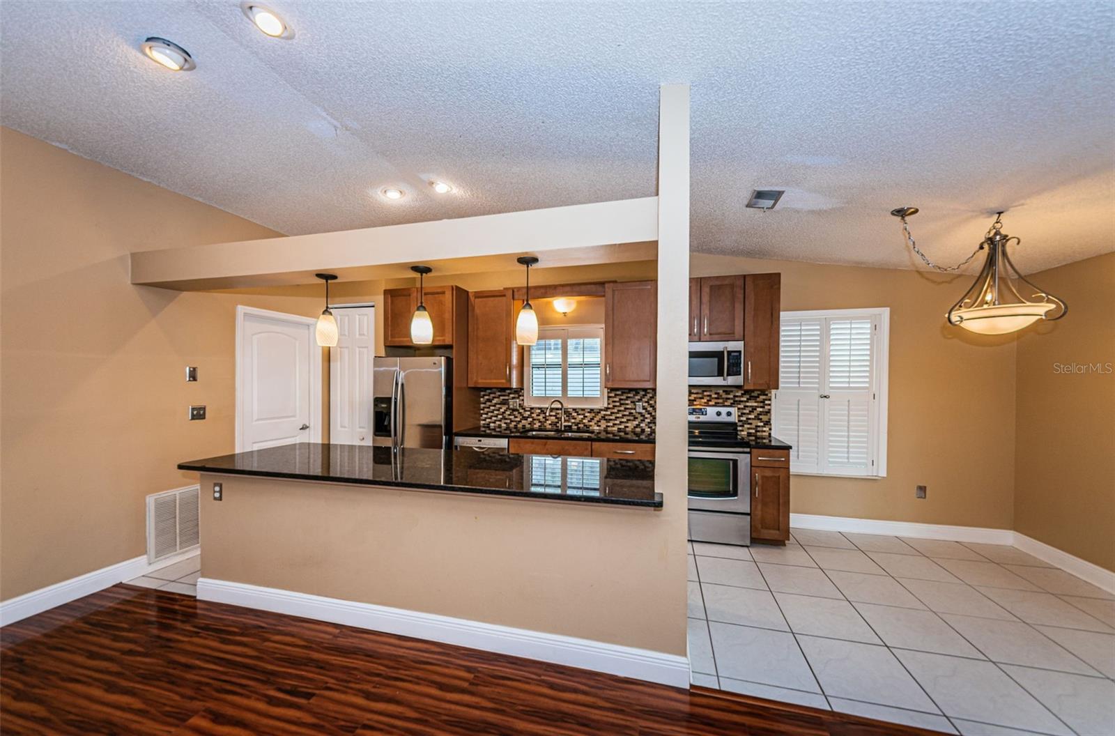 202 LAKE CHARLES CT, OLDSMAR, FL, 34677