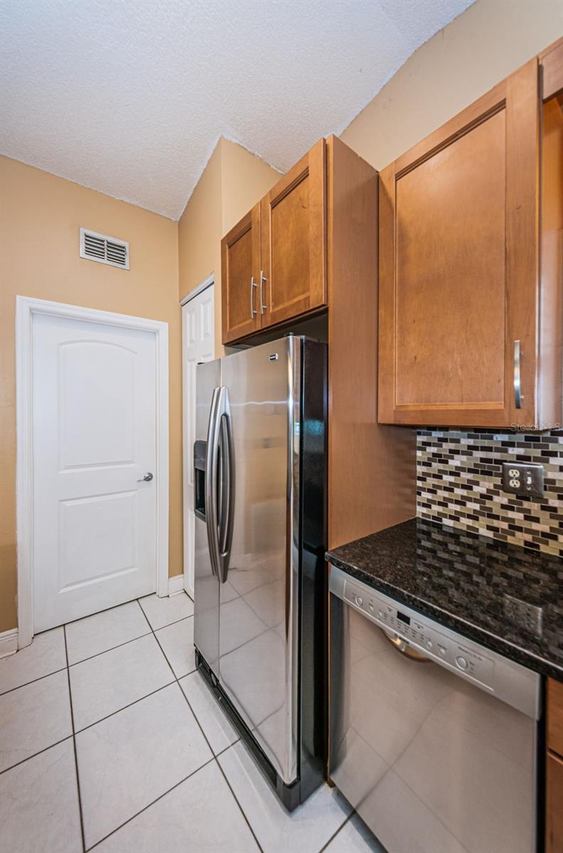 202 LAKE CHARLES CT, OLDSMAR, FL, 34677