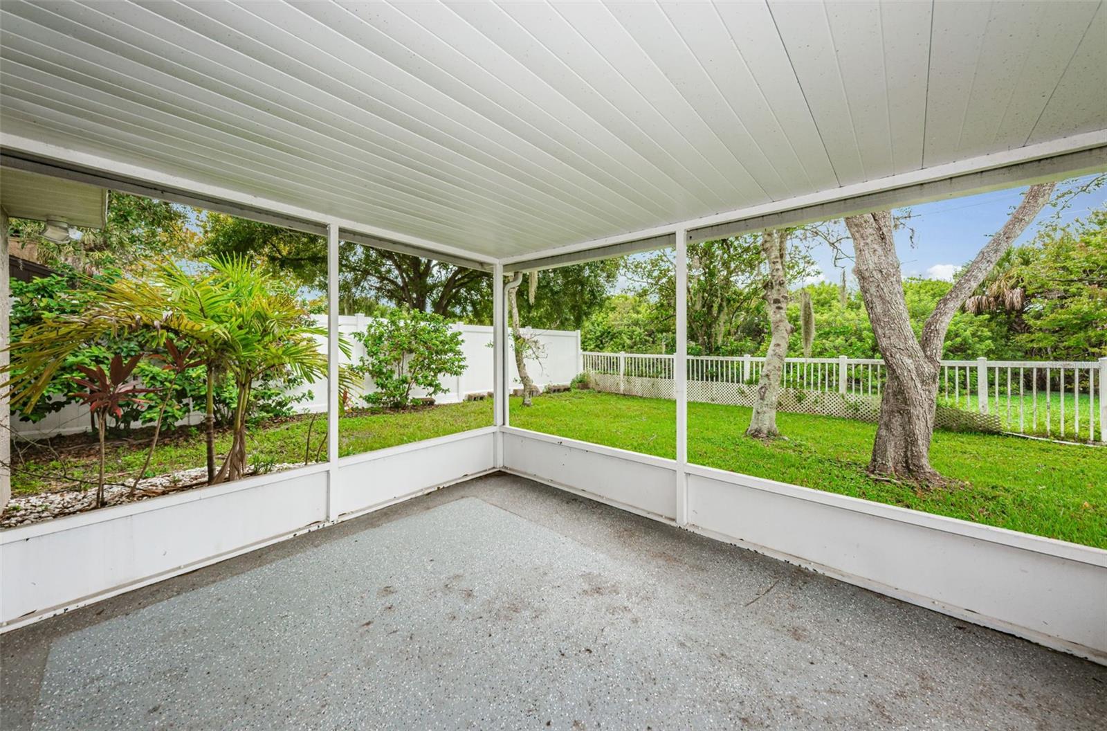 202 LAKE CHARLES CT, OLDSMAR, FL, 34677