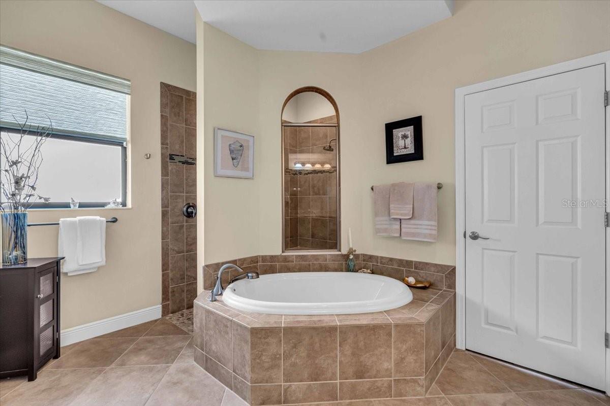 988 145TH STREET CIR NE, BRADENTON, FL, 34212