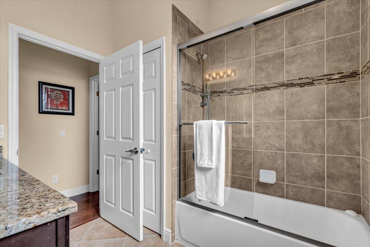 988 145TH STREET CIR NE, BRADENTON, FL, 34212