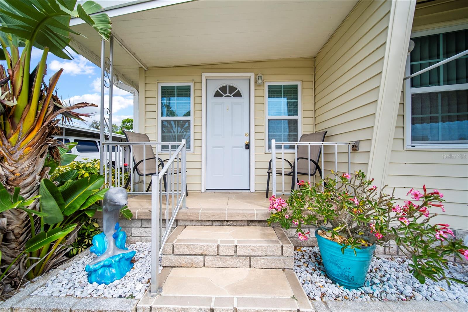 10333 N LAKE DR, LARGO, FL, 33773