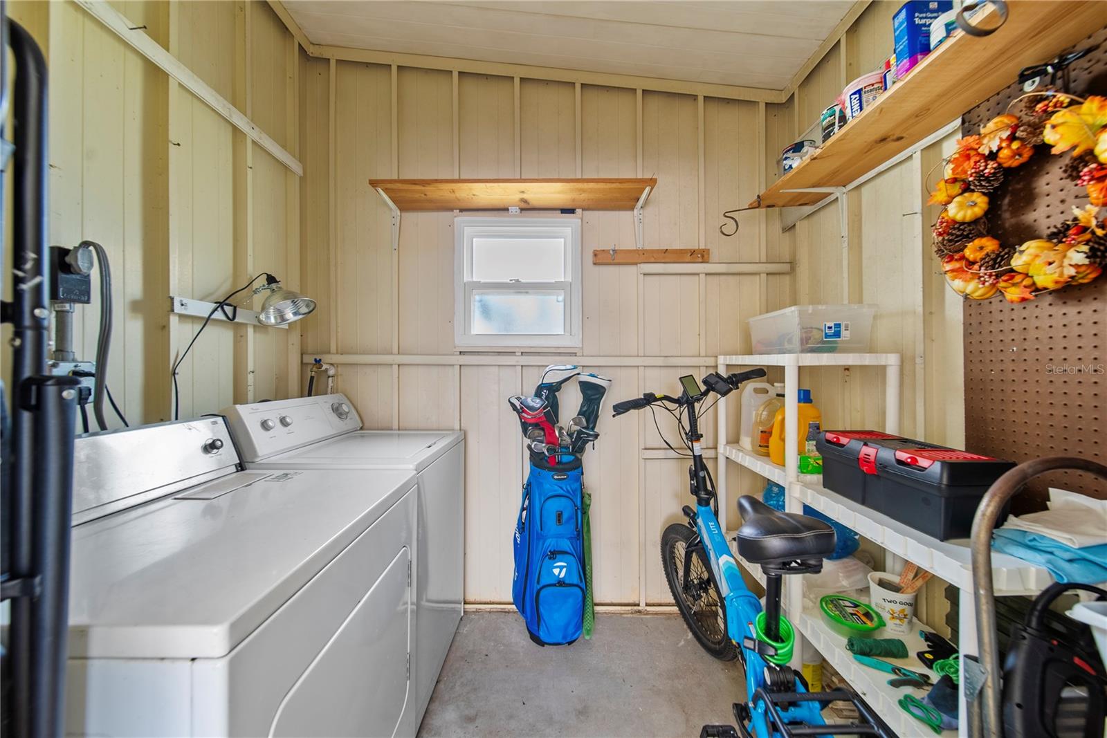 10333 N LAKE DR, LARGO, FL, 33773