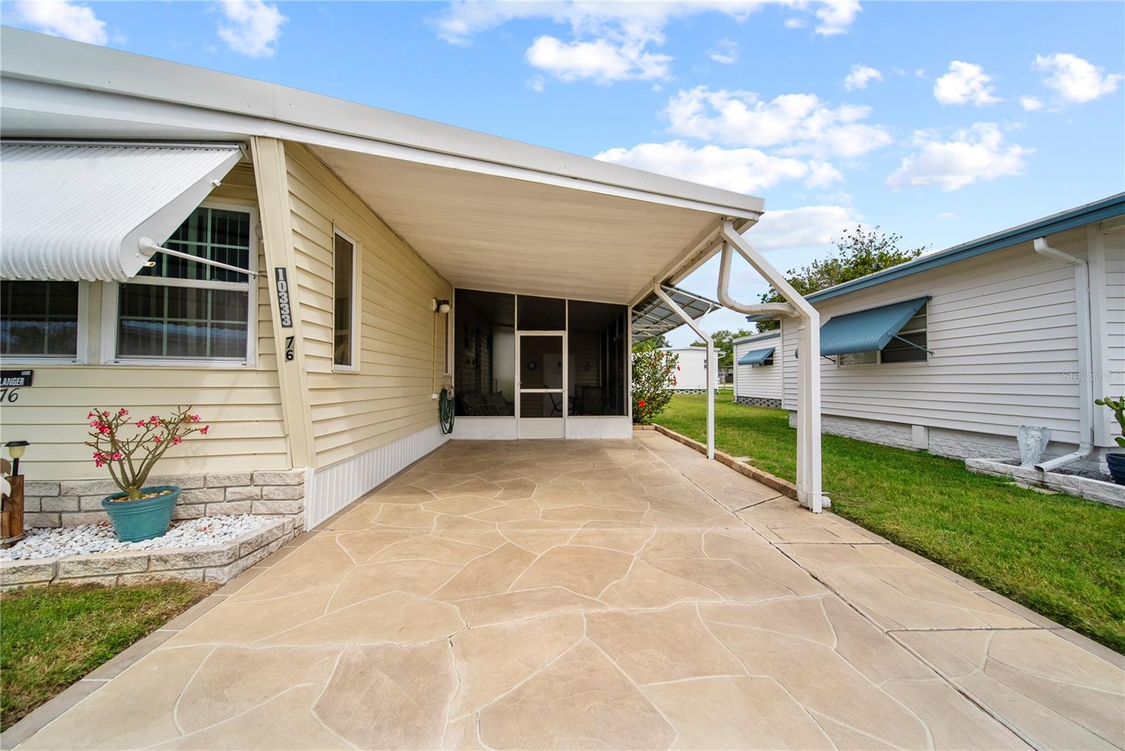 10333 N LAKE DR, LARGO, FL, 33773