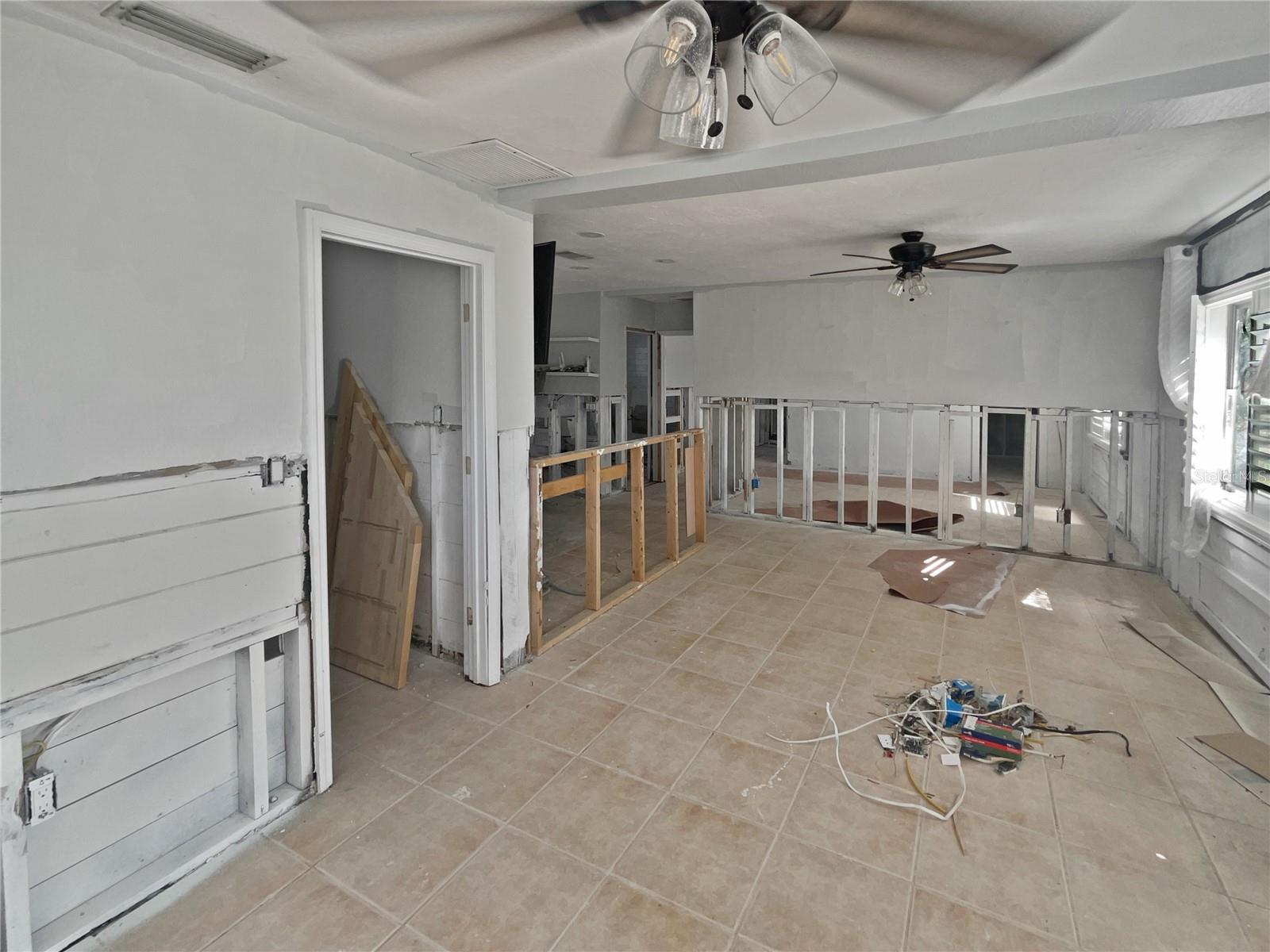141 81ST AVE N, ST PETERSBURG, FL, 33702