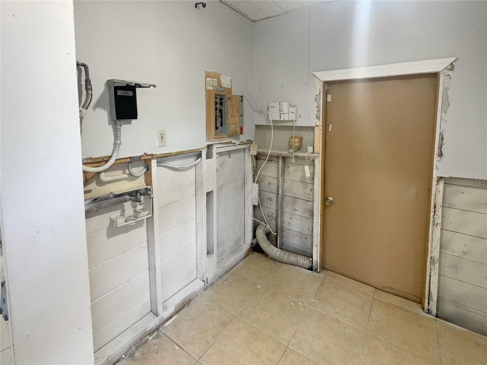 141 81ST AVE N, ST PETERSBURG, FL, 33702