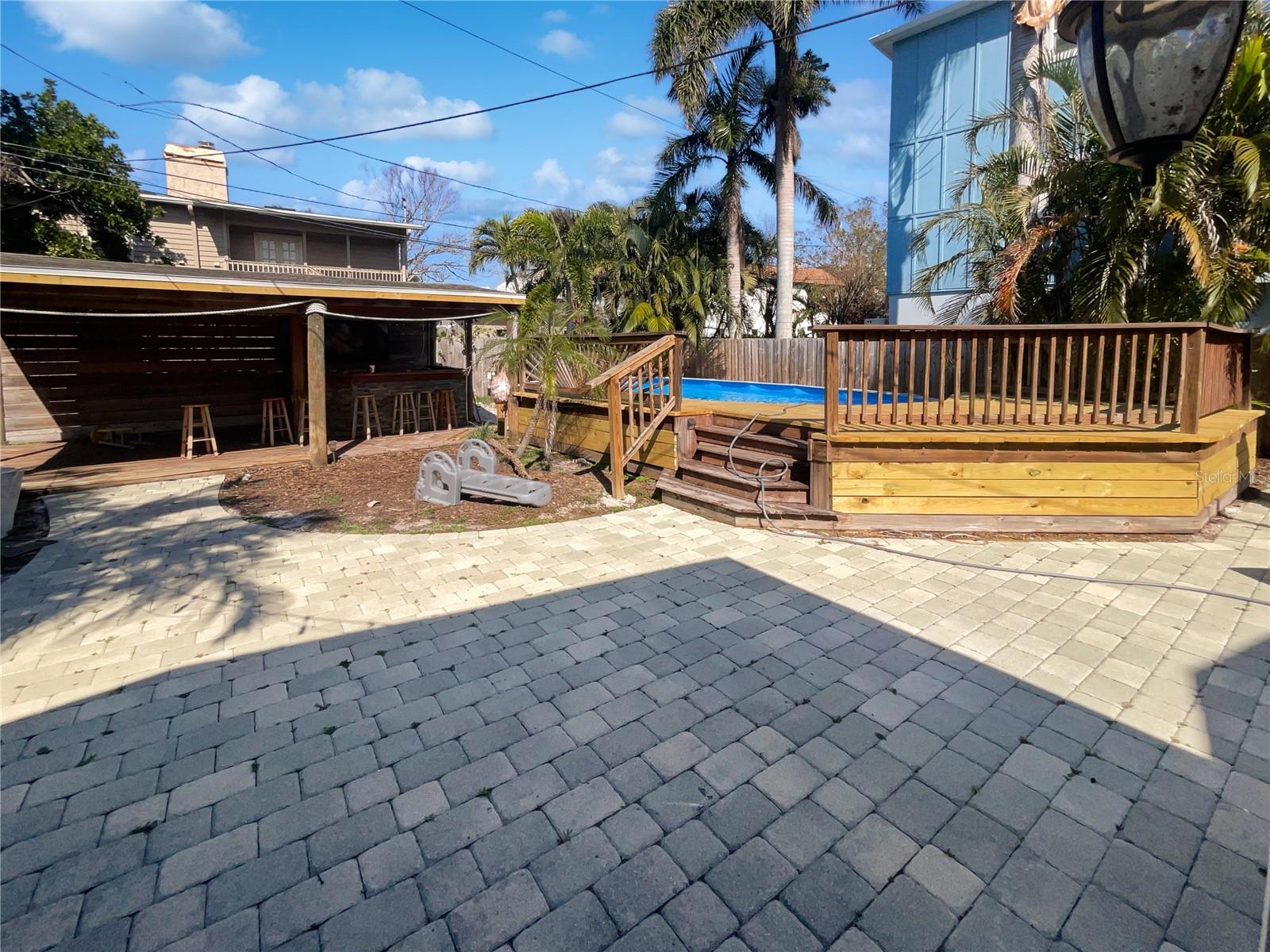 141 81ST AVE N, ST PETERSBURG, FL, 33702