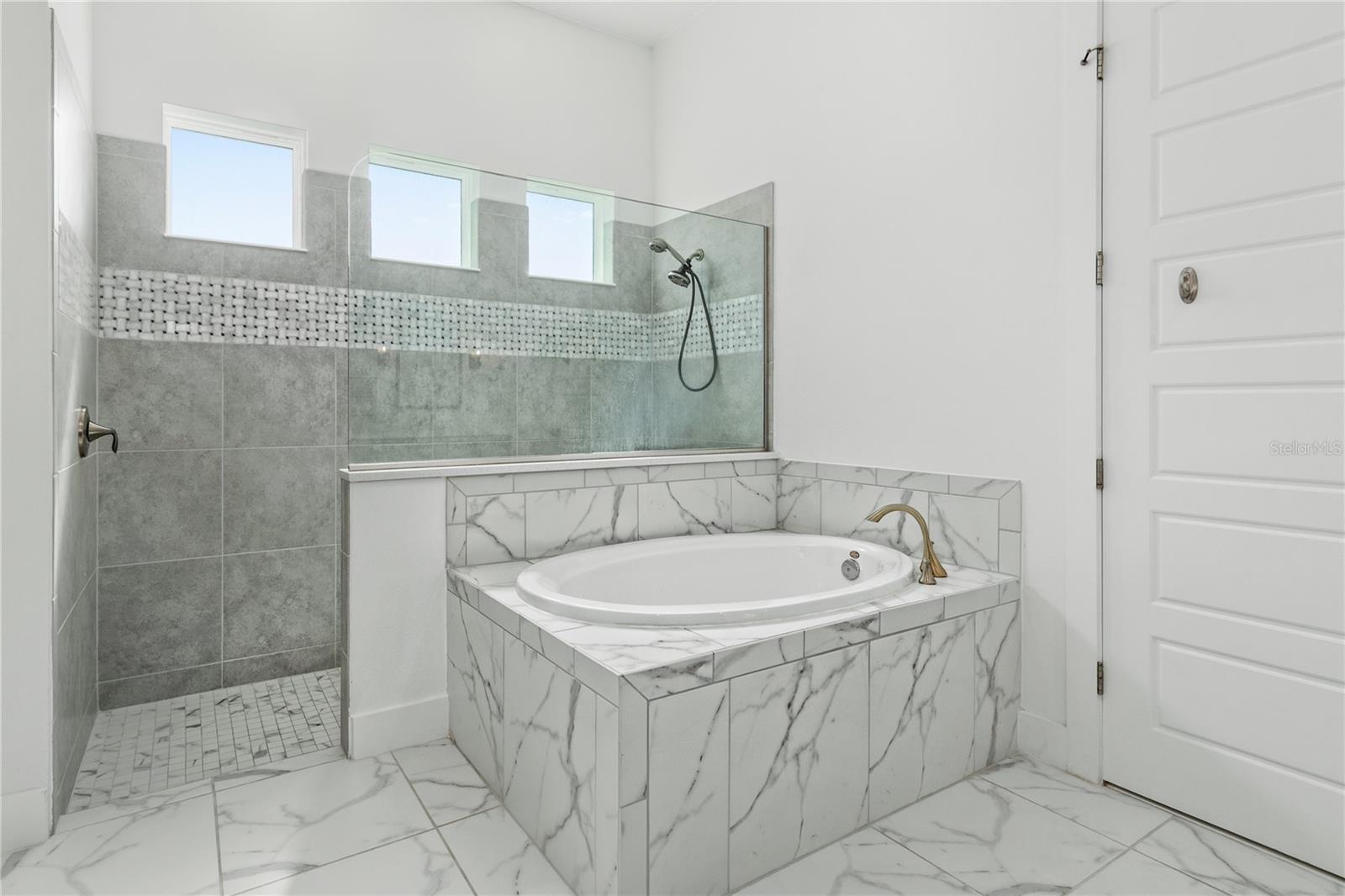 25854 CROSSINGS BLUFF LN, SORRENTO, FL, 32776