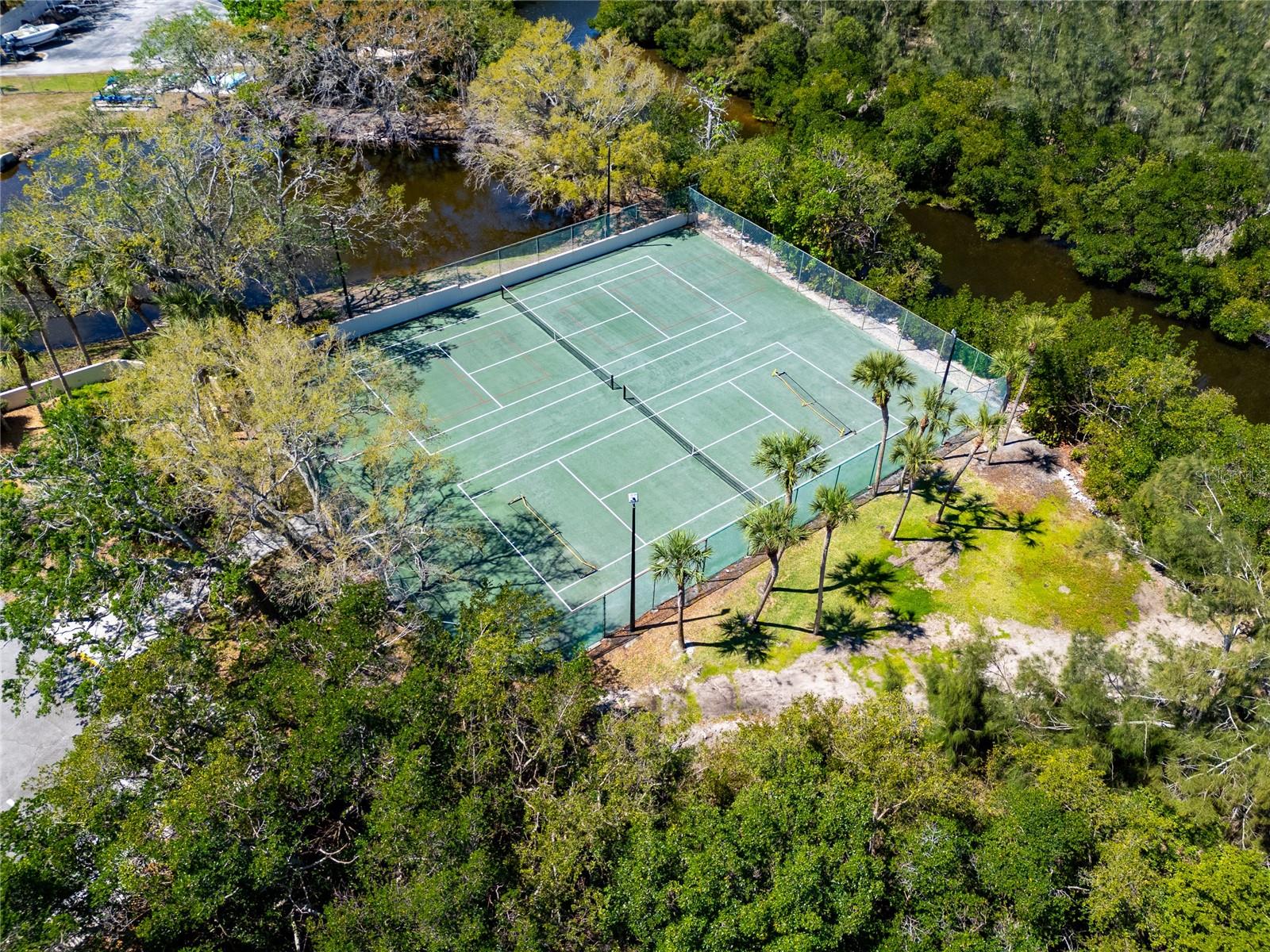 1002 ROMANO CT NE, ST PETERSBURG, FL, 33702