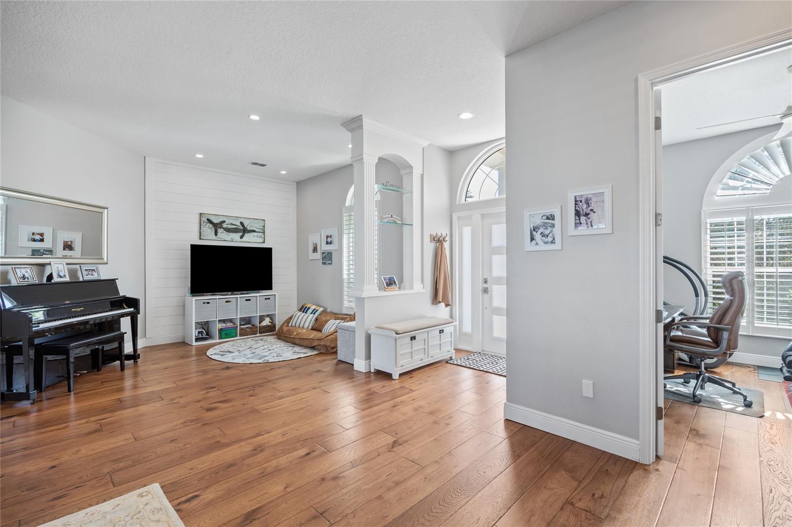 1002 ROMANO CT NE, ST PETERSBURG, FL, 33702