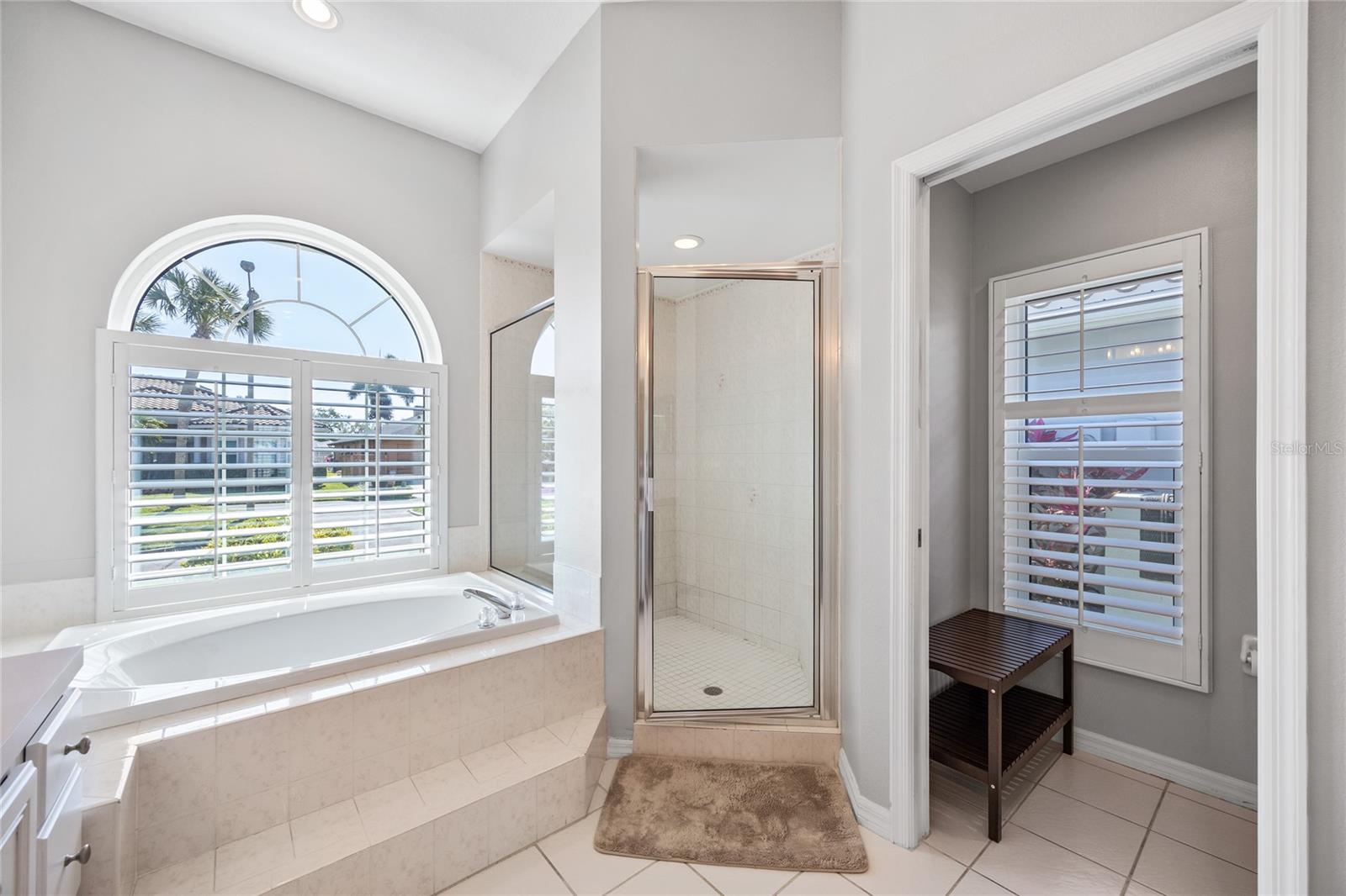 1002 ROMANO CT NE, ST PETERSBURG, FL, 33702