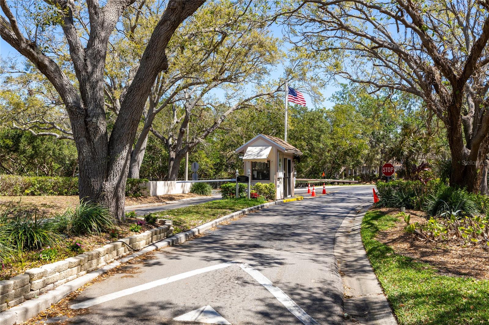 1002 ROMANO CT NE, ST PETERSBURG, FL, 33702