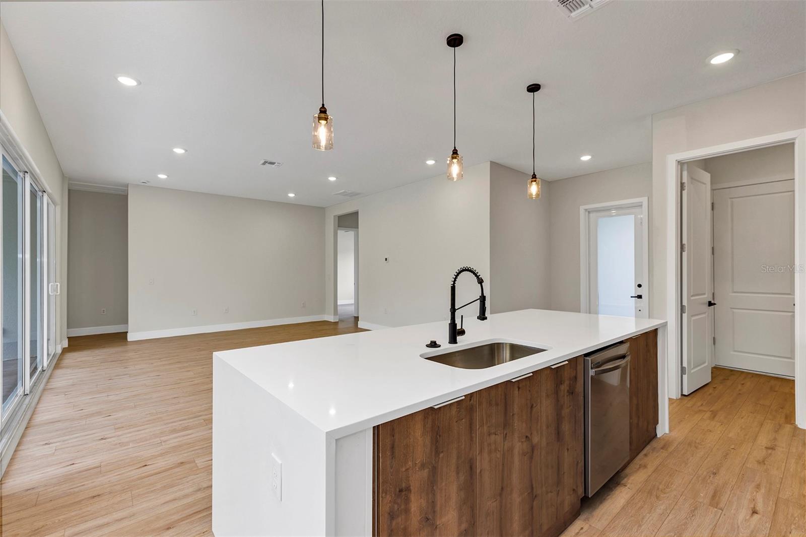 18399 HILLSBOROUGH BLVD, PORT CHARLOTTE, FL, 33954