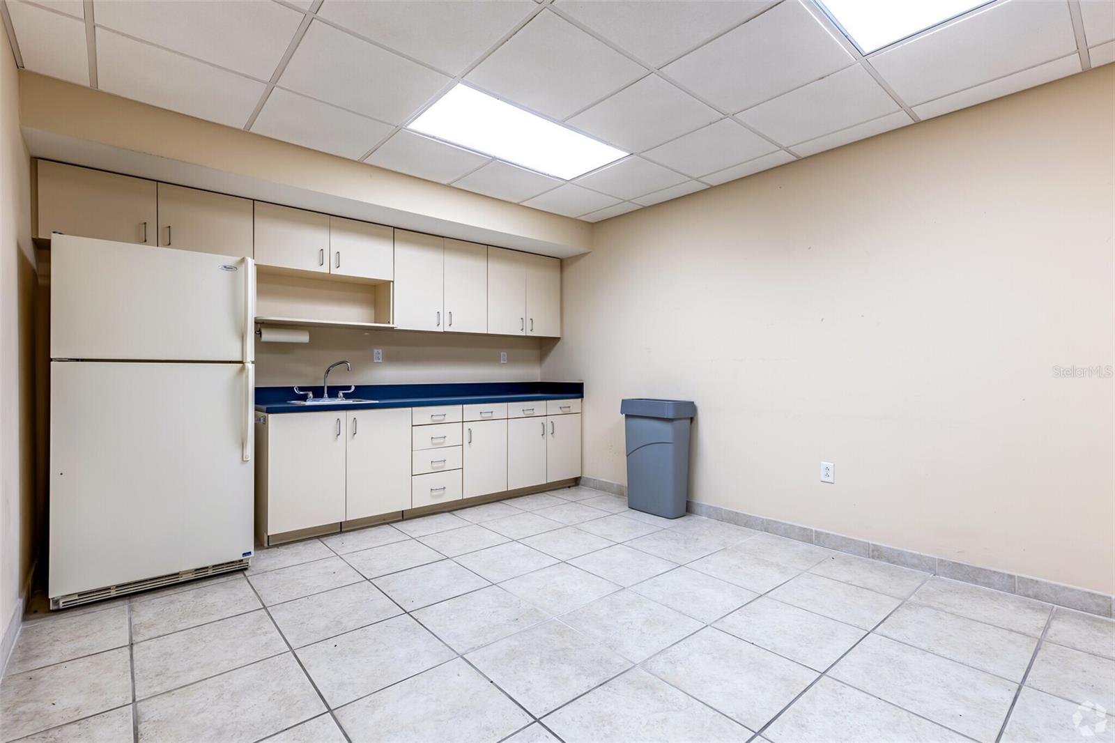 2046 BAYSHORE BLVD, DUNEDIN, FL, 34698