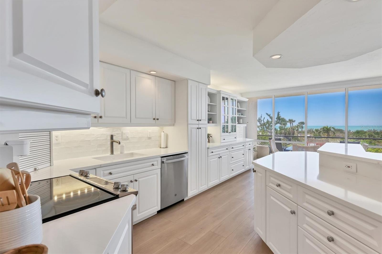 5300 OCEAN BLVD #202, SARASOTA, FL, 34242