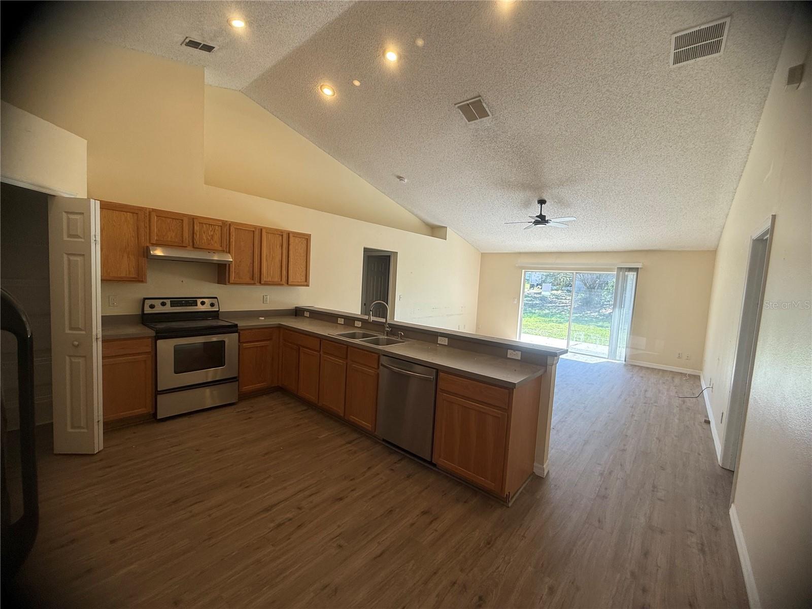 1206 RAIN FOREST LN, MINNEOLA, FL, 34715