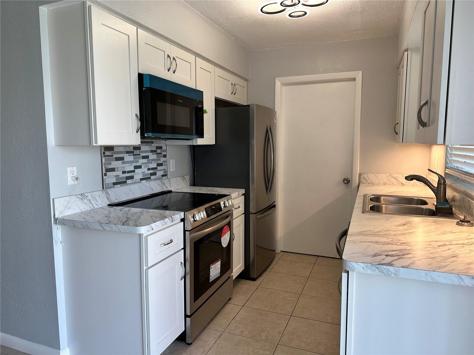 827 KINGS CT, PUNTA GORDA, FL, 33950
