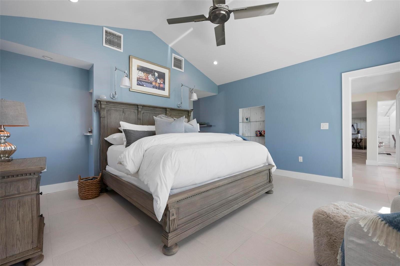 527 KEY ROYALE DR, HOLMES BEACH, FL, 34217
