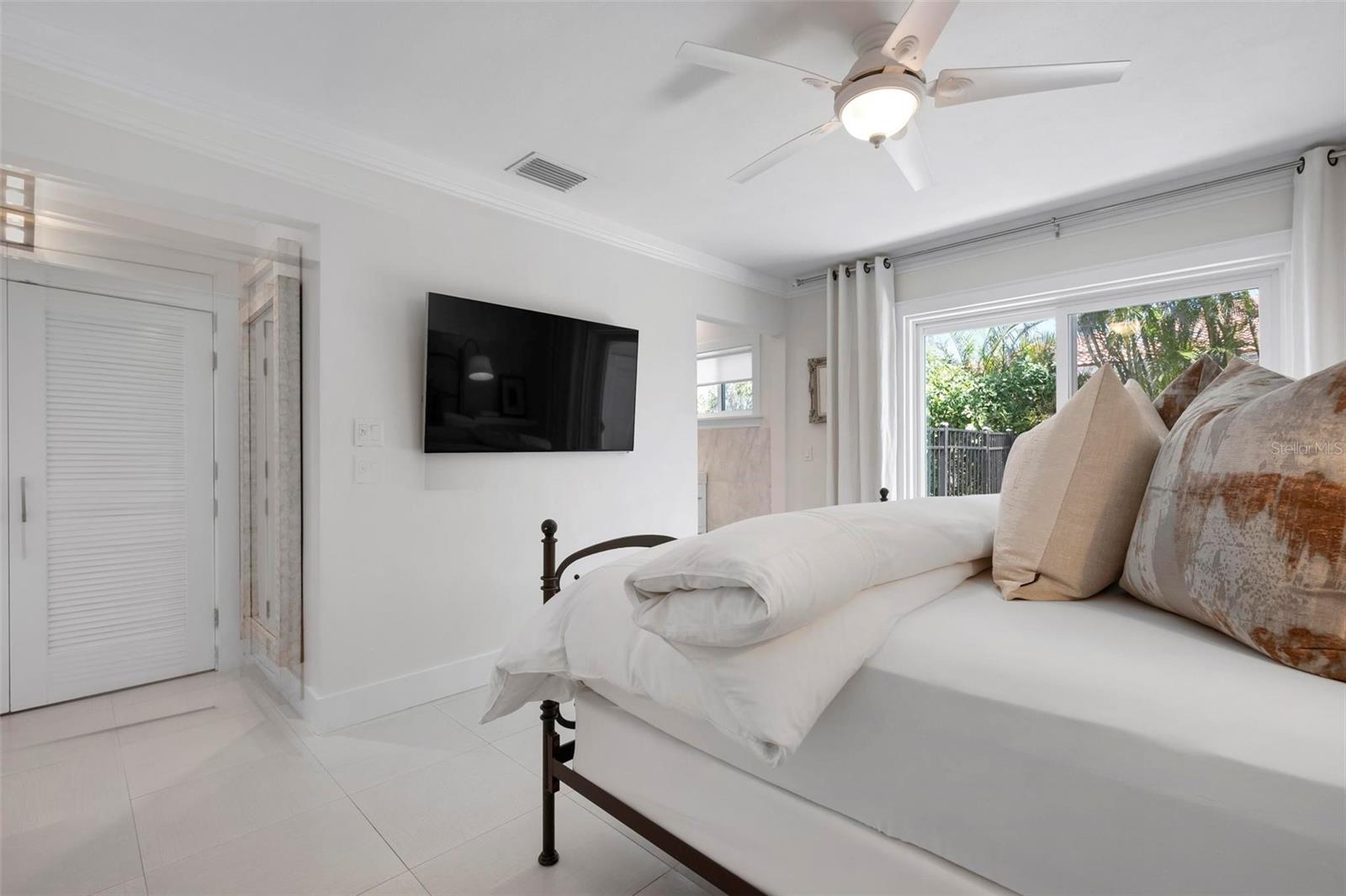 527 KEY ROYALE DR, HOLMES BEACH, FL, 34217