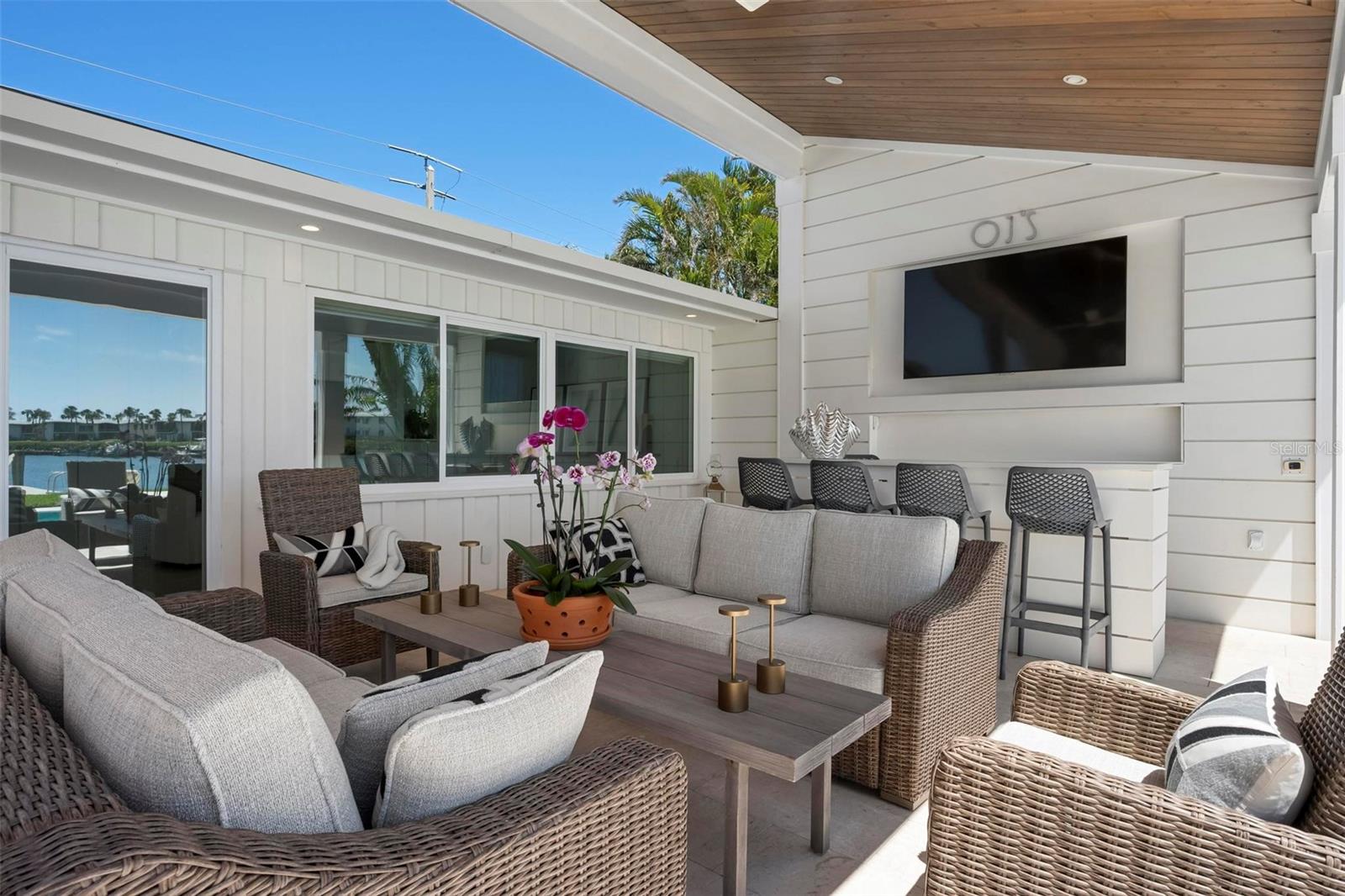 527 KEY ROYALE DR, HOLMES BEACH, FL, 34217