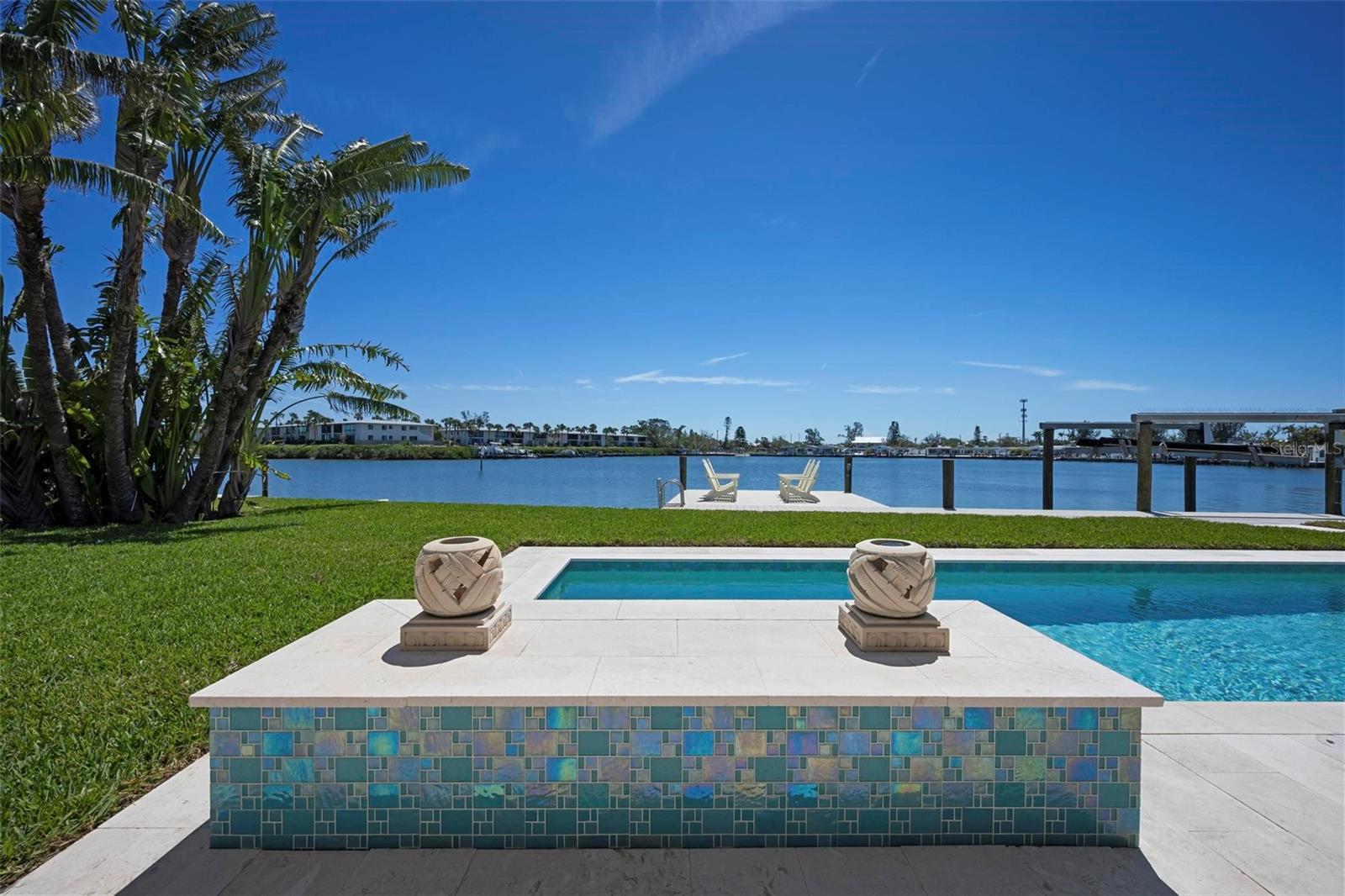 527 KEY ROYALE DR, HOLMES BEACH, FL, 34217