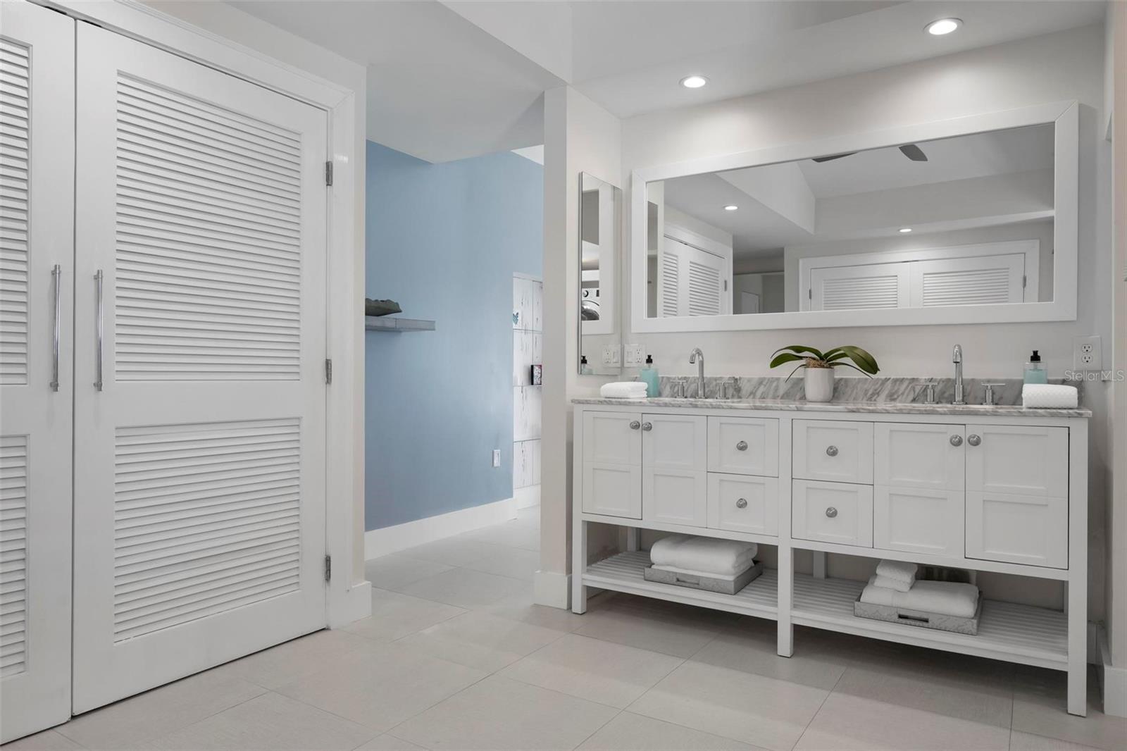 527 KEY ROYALE DR, HOLMES BEACH, FL, 34217