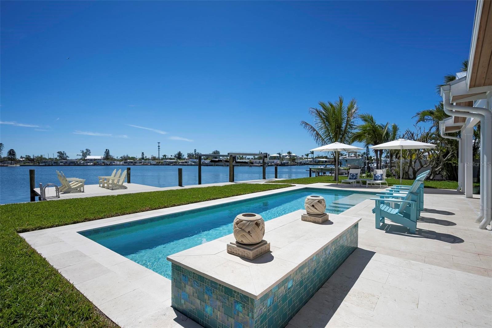 527 KEY ROYALE DR, HOLMES BEACH, FL, 34217