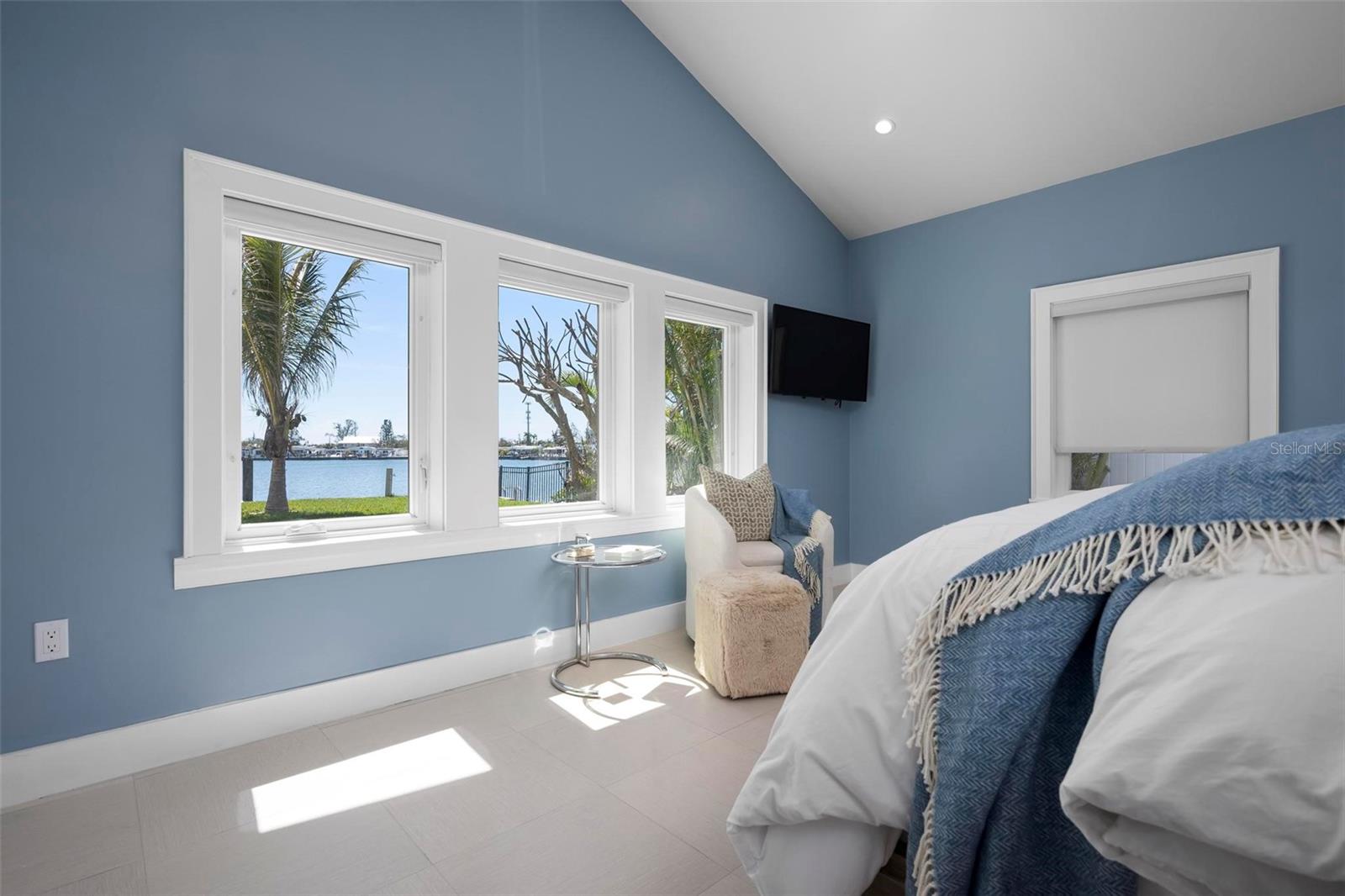 527 KEY ROYALE DR, HOLMES BEACH, FL, 34217