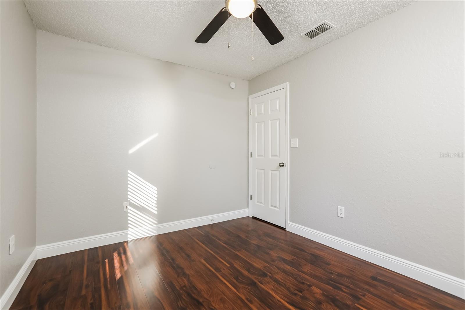 31004 DEAL DR, MOUNT PLYMOUTH, FL, 32776
