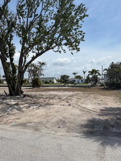1275 HOLIDAY DR, ENGLEWOOD, FL, 34223