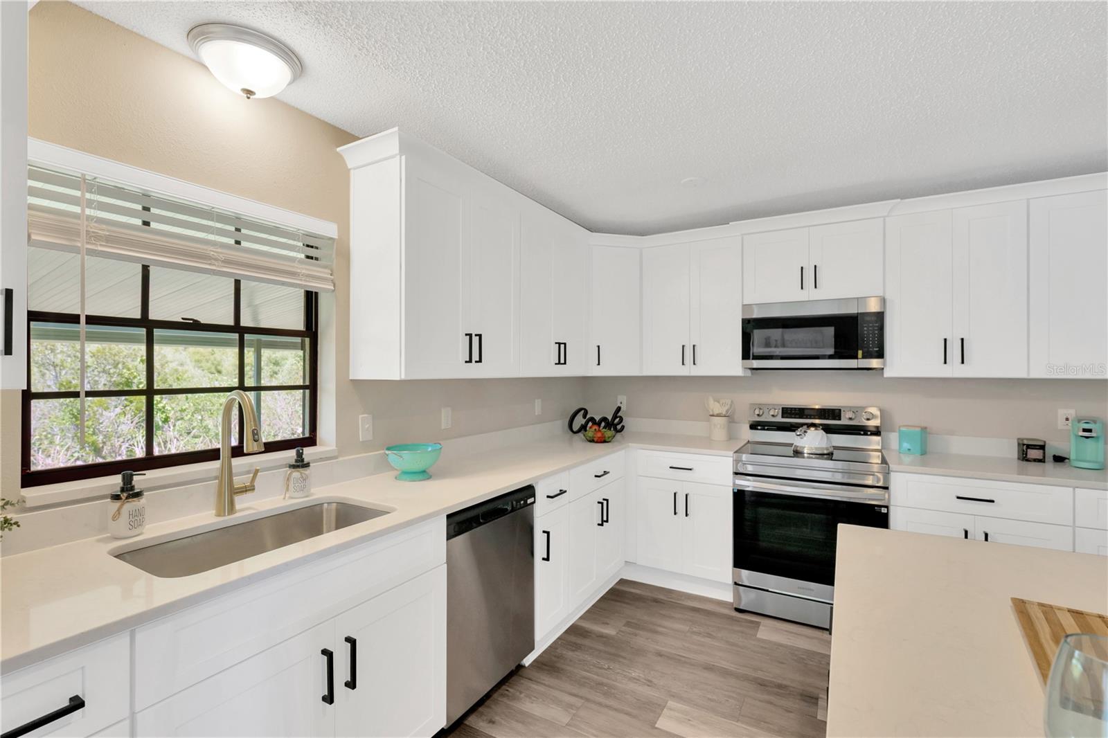 12006 GLENSHIRE DR, RIVERVIEW, FL, 33579