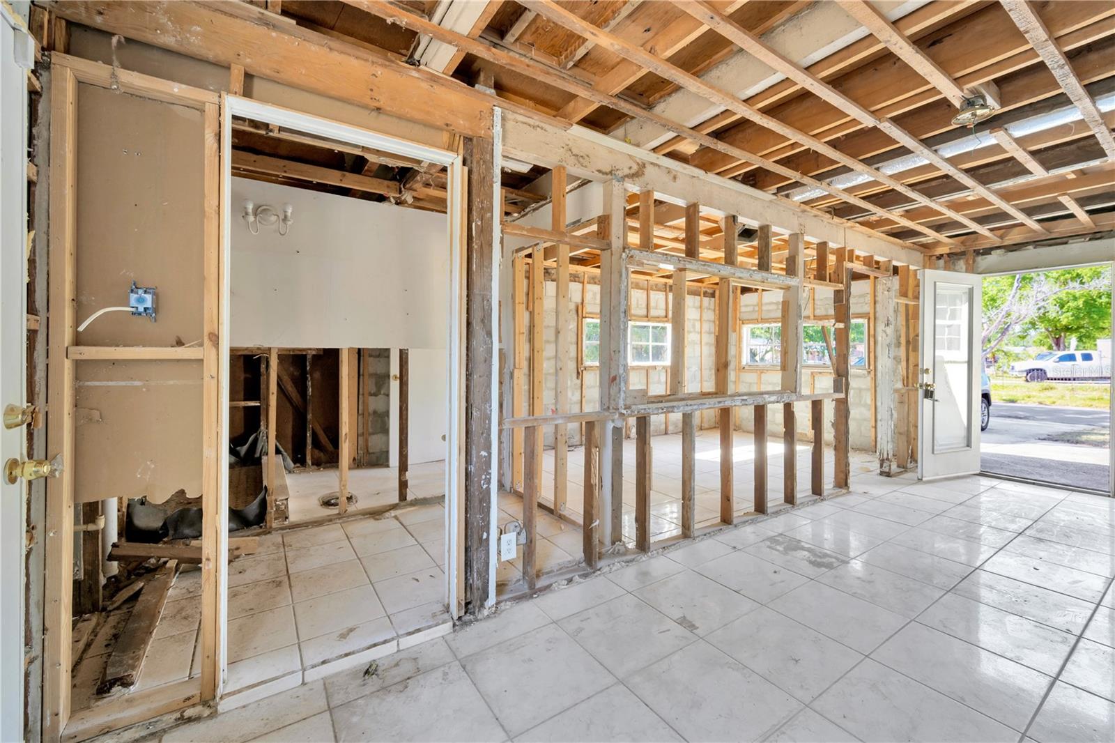 8401 LIBBY LN, TAMPA, FL, 33619