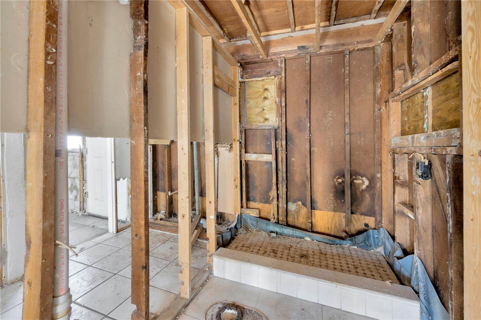 8401 LIBBY LN, TAMPA, FL, 33619