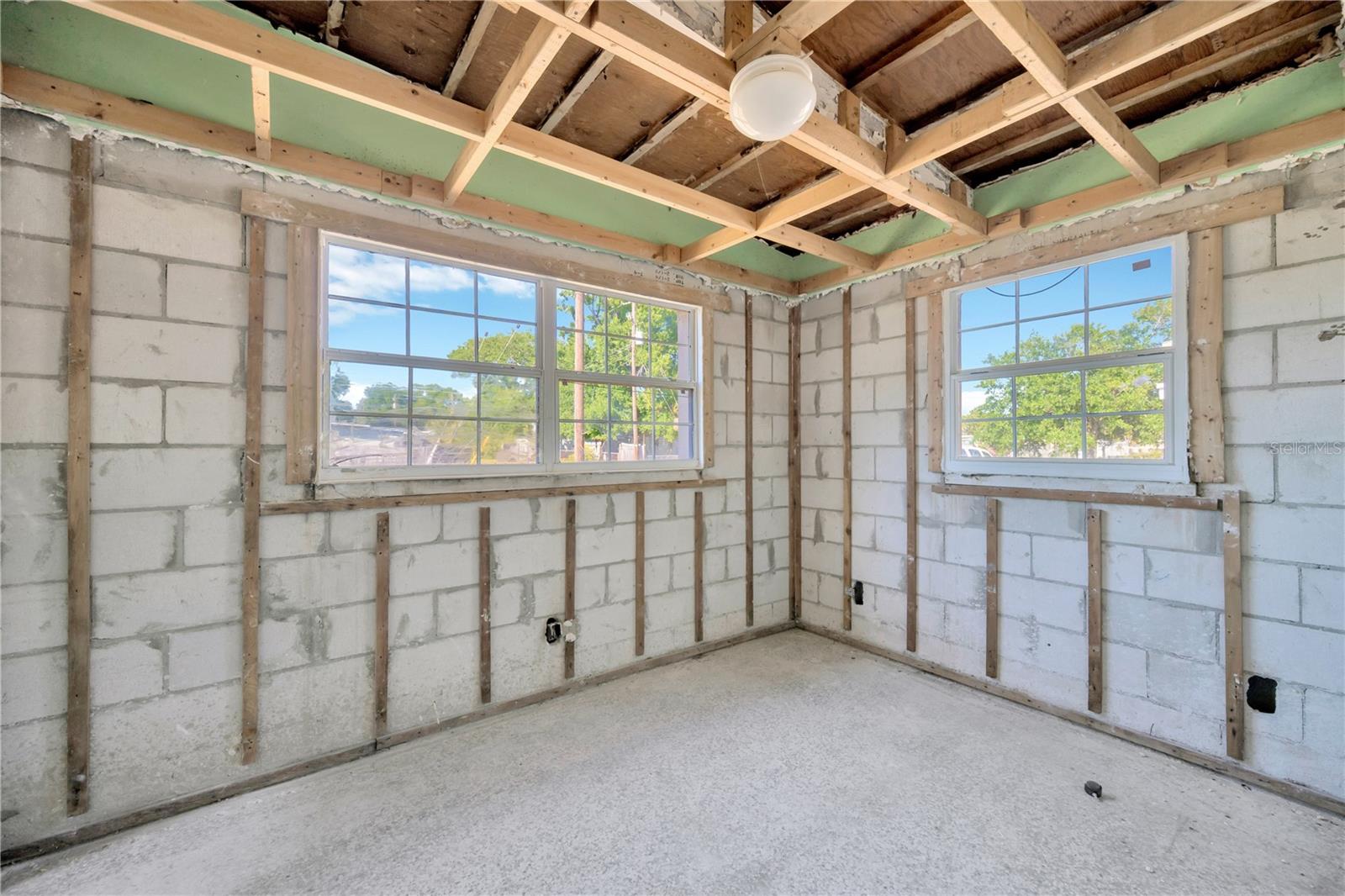 8401 LIBBY LN, TAMPA, FL, 33619