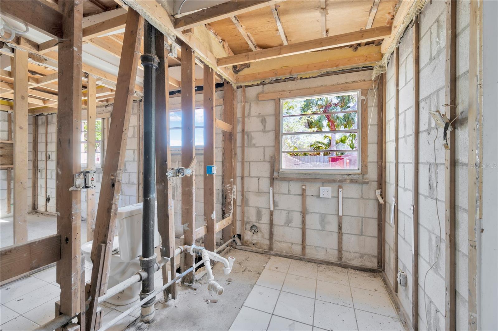 8401 LIBBY LN, TAMPA, FL, 33619