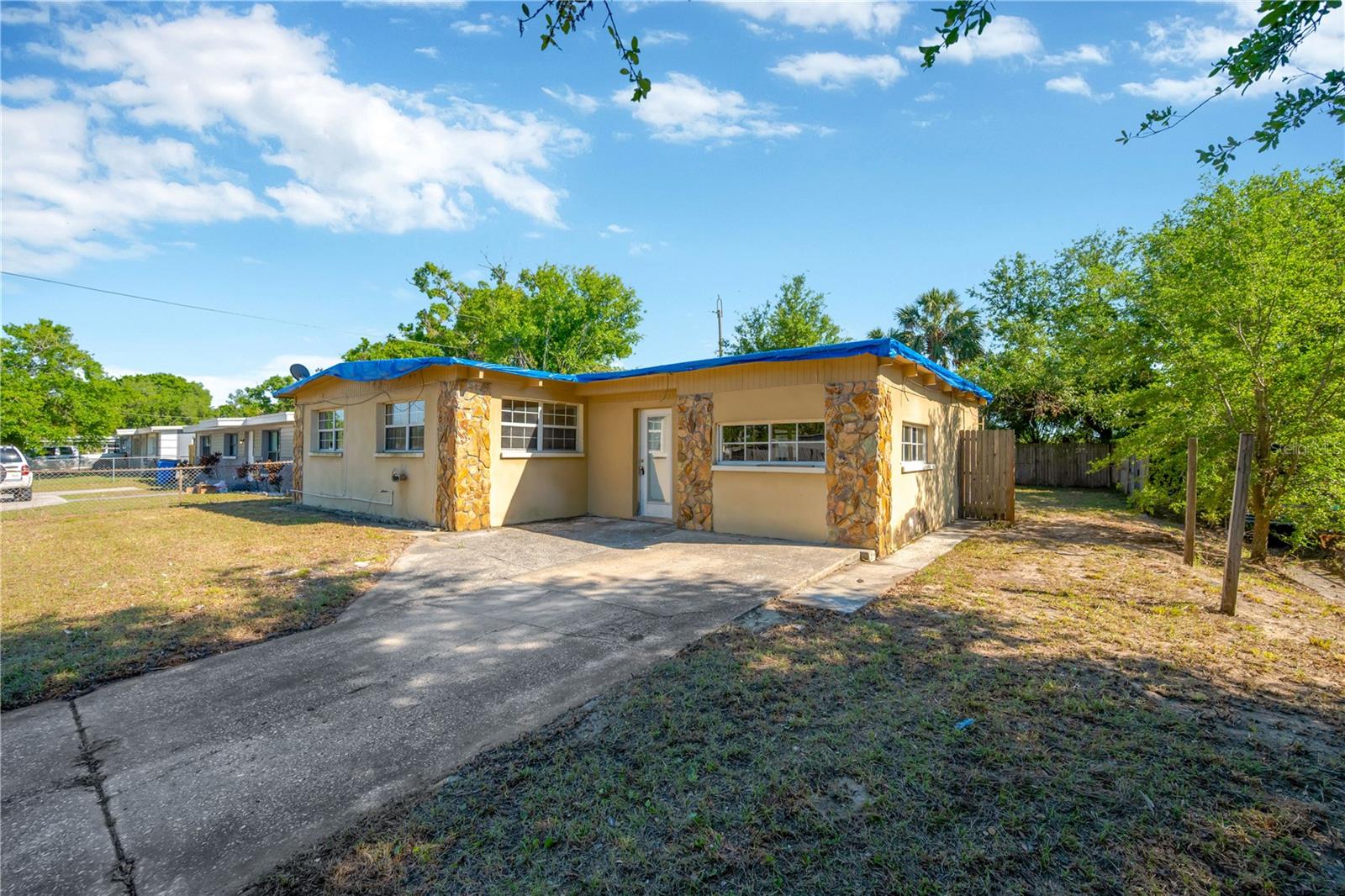 8401 LIBBY LN, TAMPA, FL, 33619