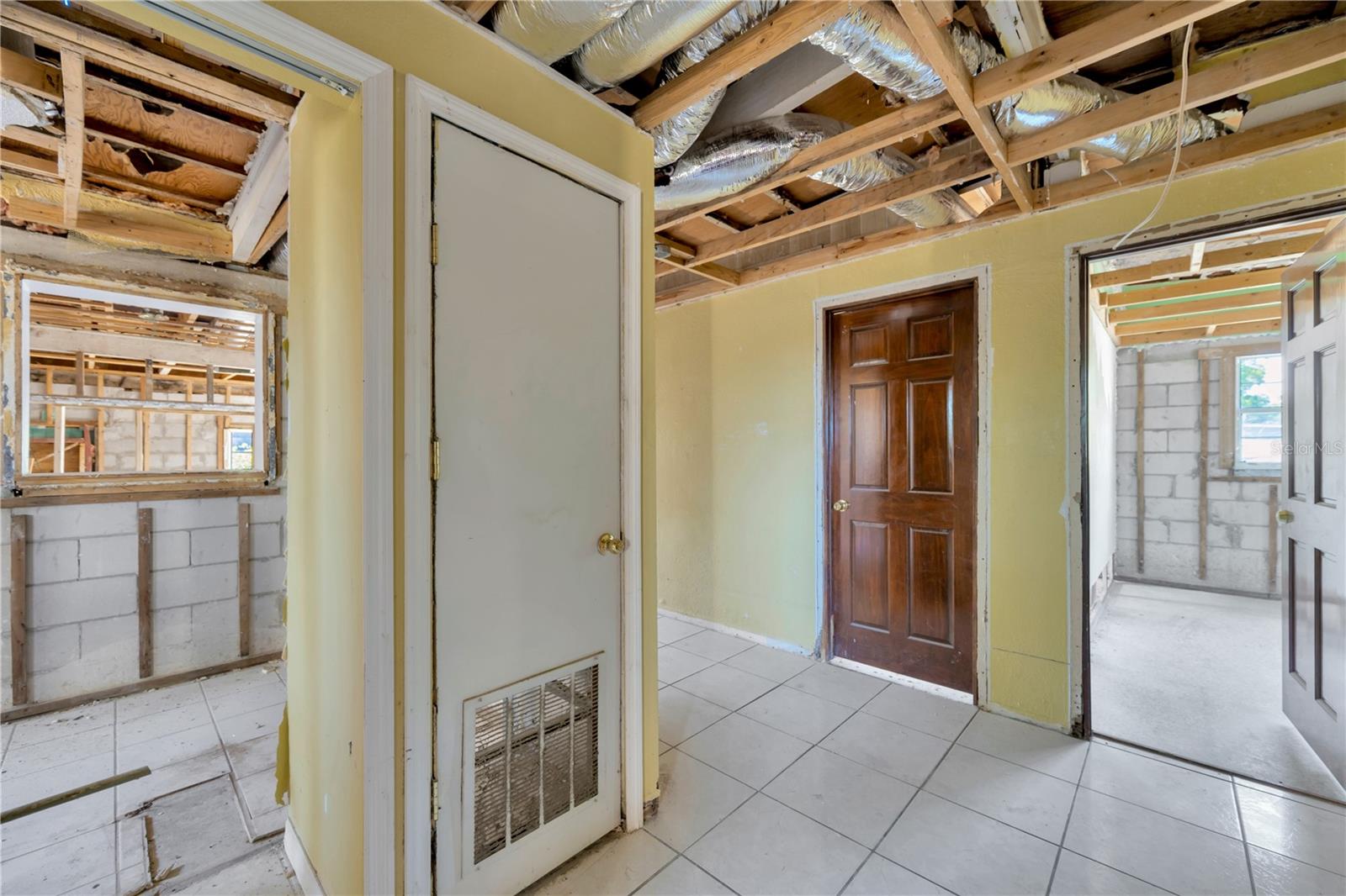8401 LIBBY LN, TAMPA, FL, 33619