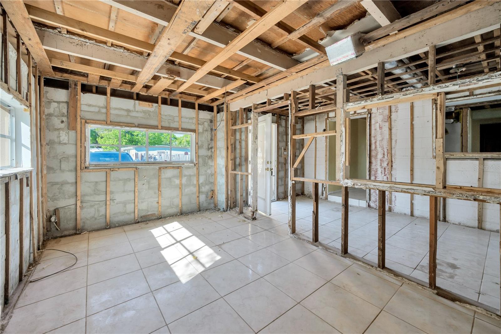8401 LIBBY LN, TAMPA, FL, 33619