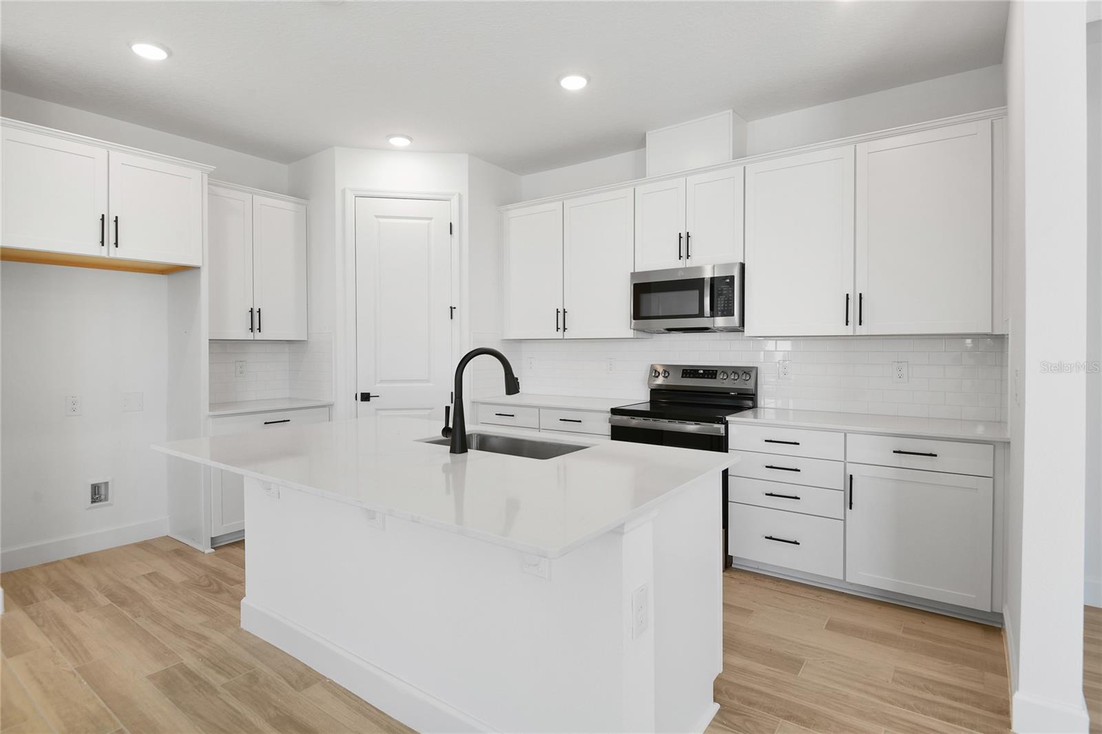 4076 BANNOCK AVE, TAVARES, FL, 32778