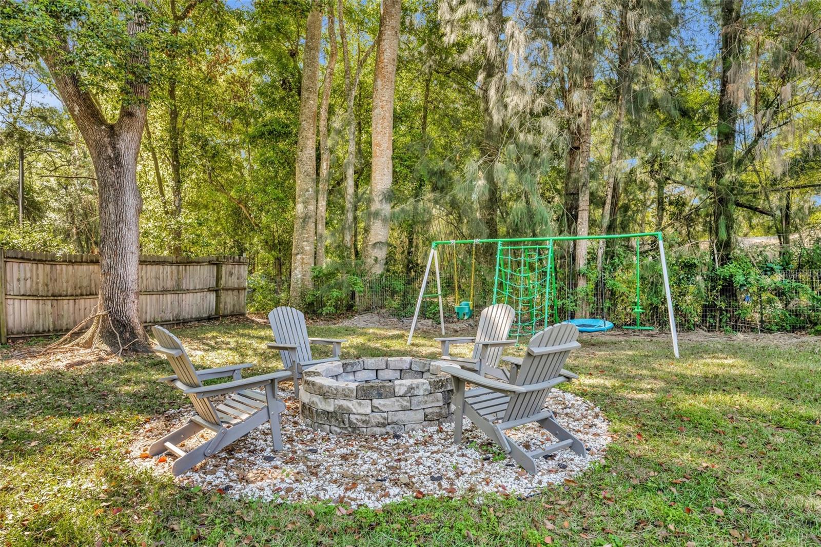 225 N PHIPPEN AVE, DELAND, FL, 32724