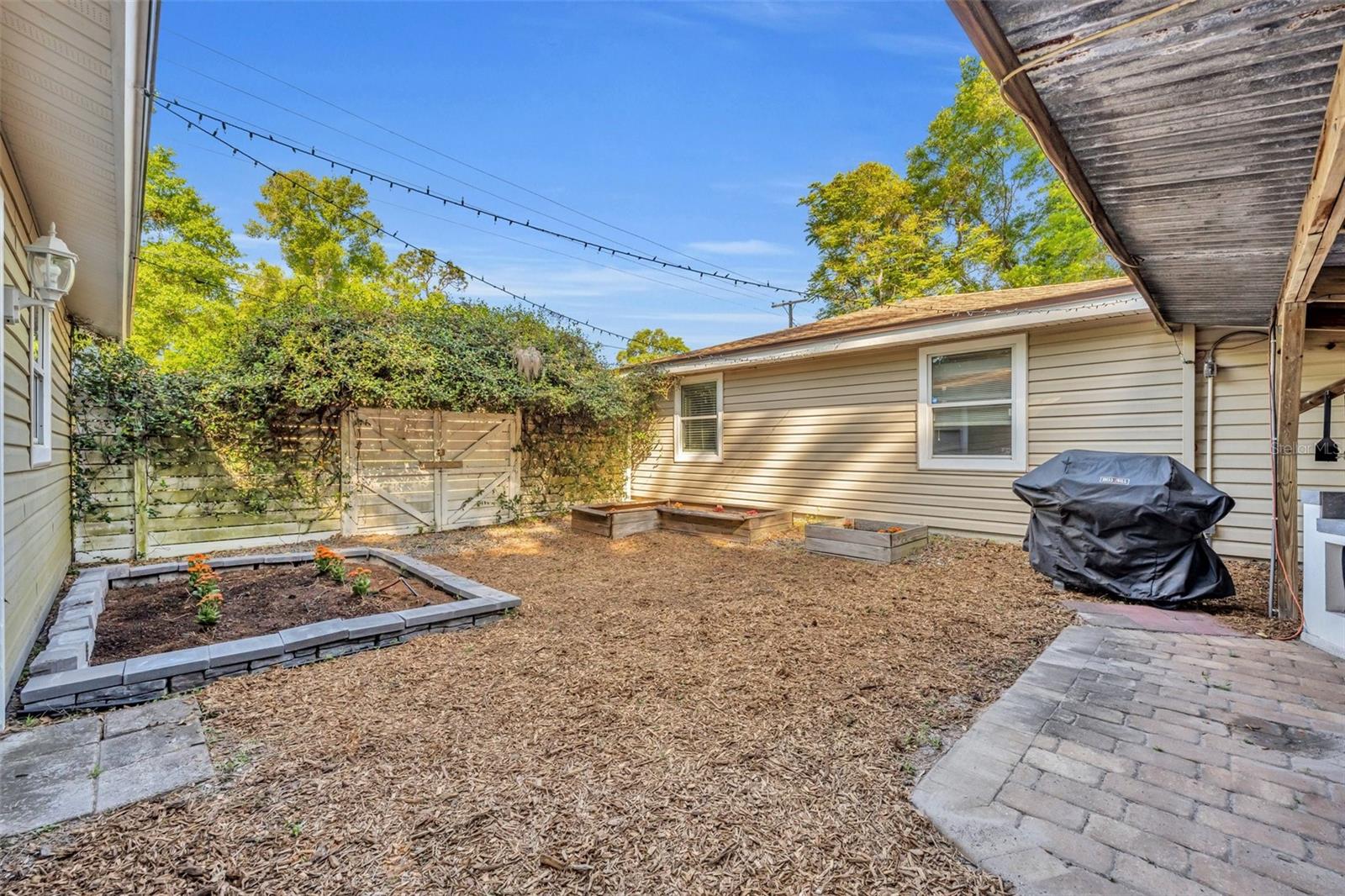 225 N PHIPPEN AVE, DELAND, FL, 32724