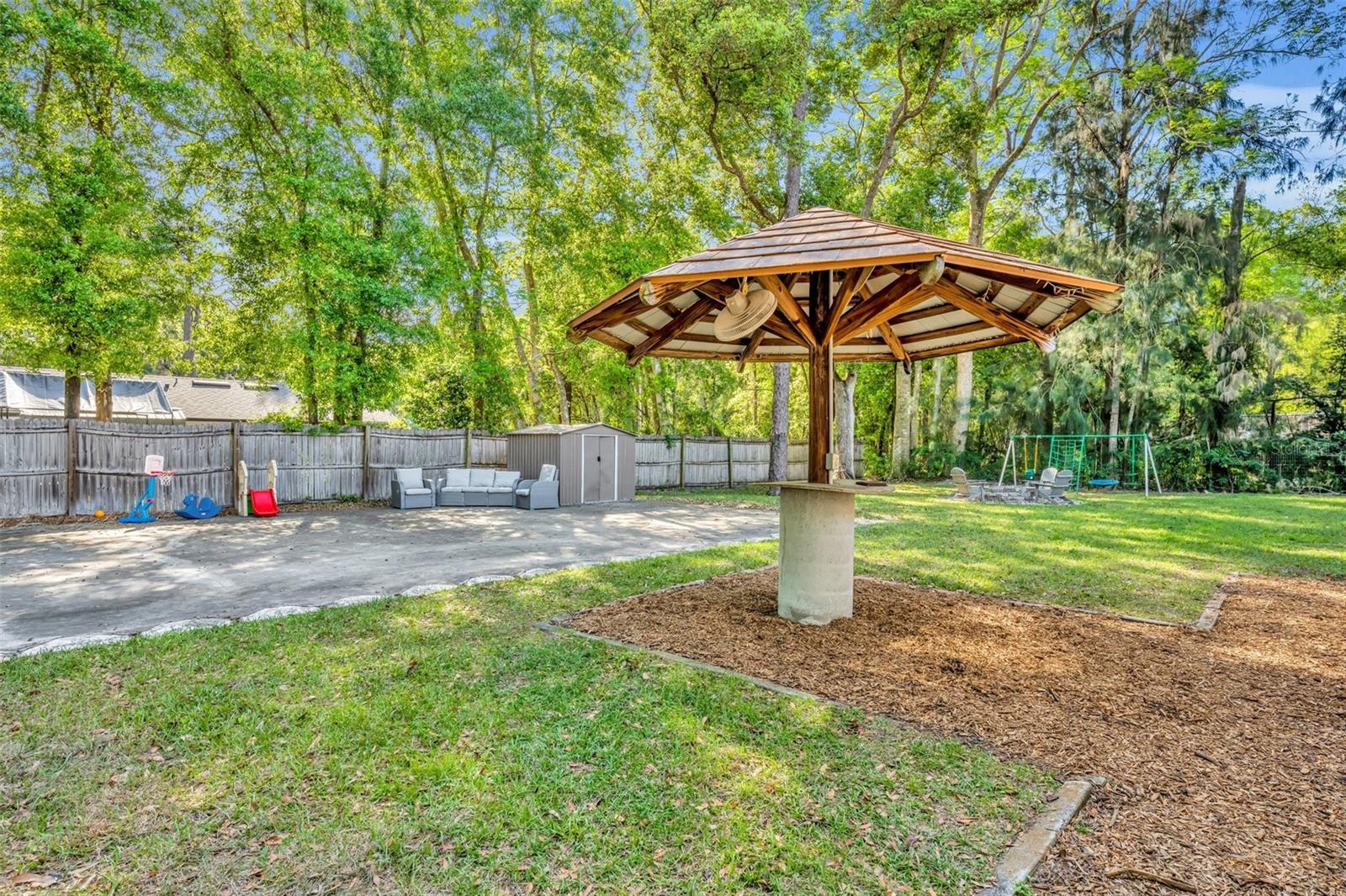 225 N PHIPPEN AVE, DELAND, FL, 32724